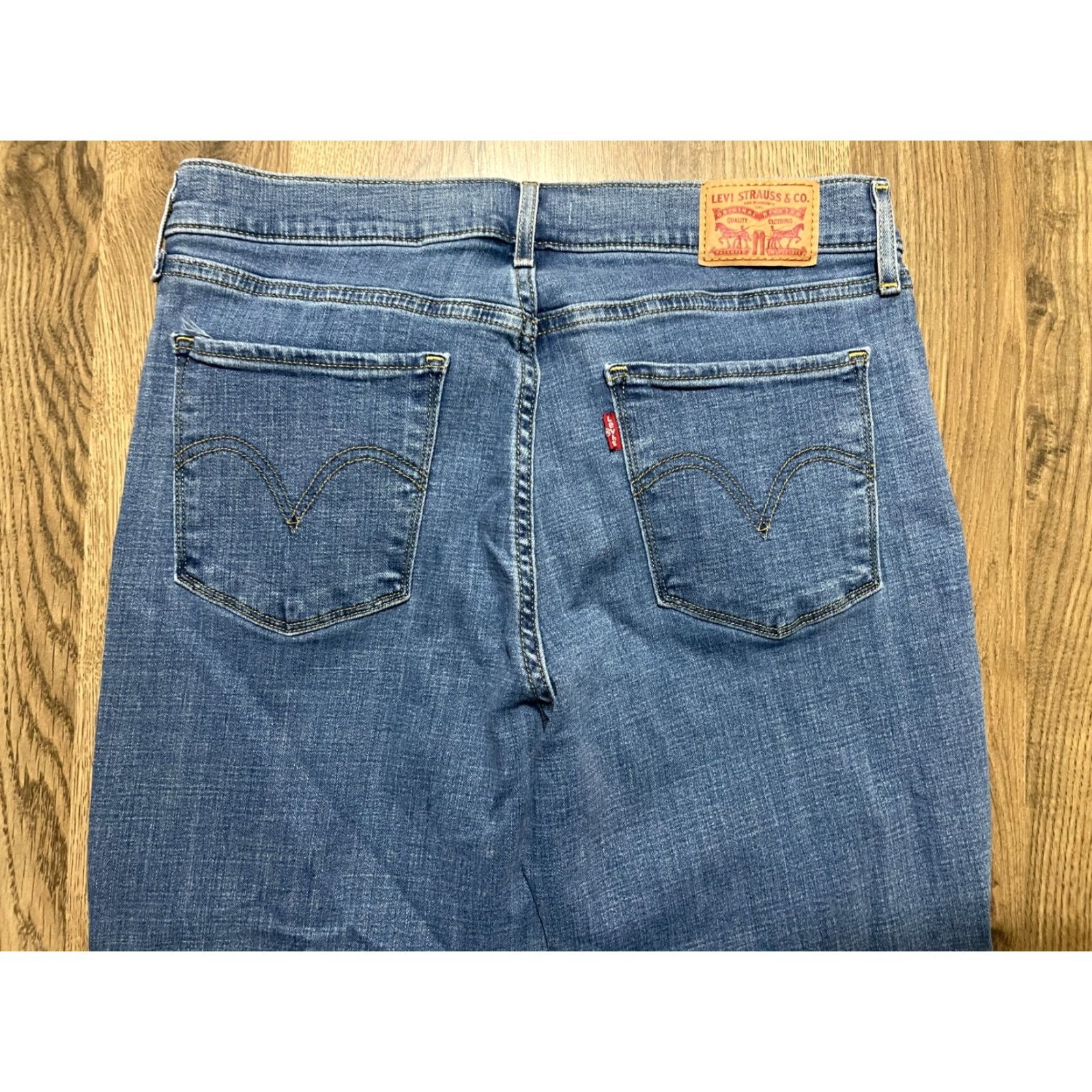 Levi's VINTAGE Levi's Jeans Women's Size 8 Blue Denim Classic Bootcut Pockets Size 30" / US 8 / IT 44 - 3 Thumbnail