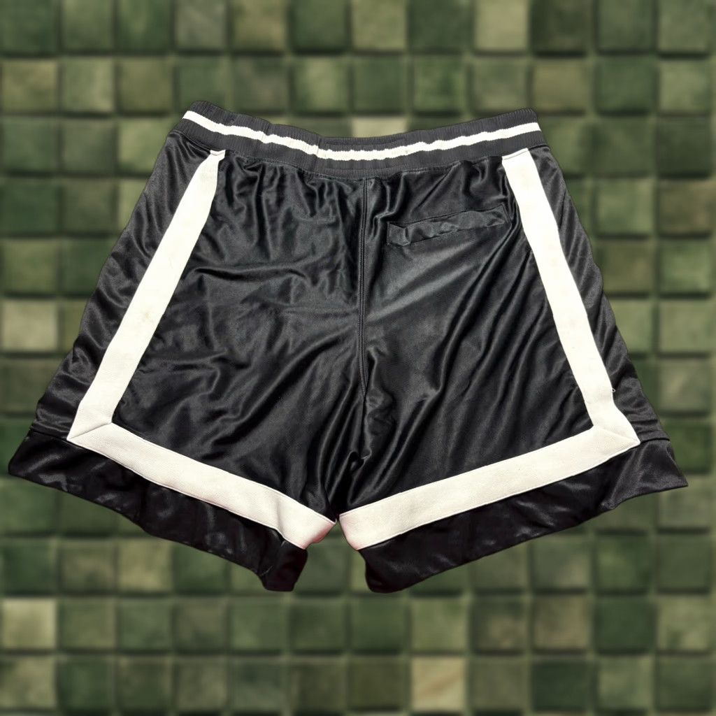 Jordan Brand **Air Jordan Mens 2XL Black Diamond Nike Shorts AT9972** User: **Mens Air Jordan 2XL Black Diamond Nike Shorts AT9972** Size US 39 - 1 Thumbnail