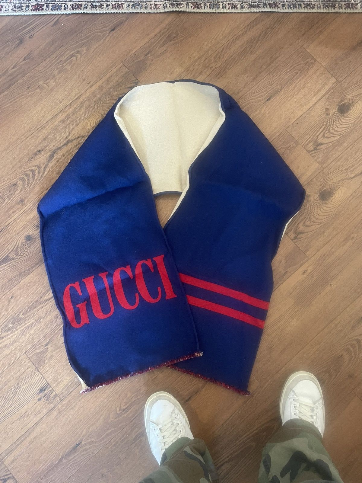 6’ Gucci scarf