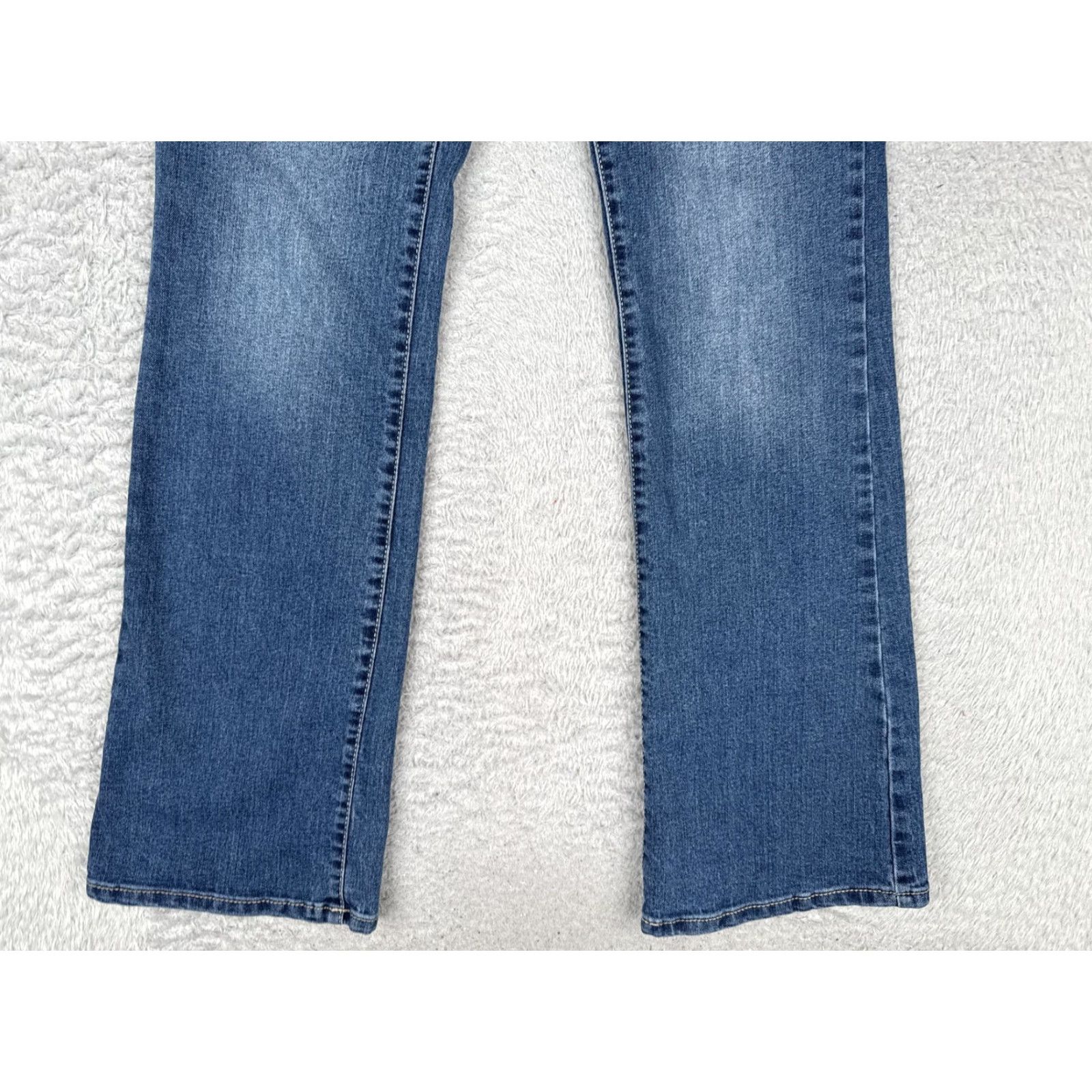 Vintage No Boundaries Jeans Bootcut Juniors 11 Blue Med Wash Mid Rise Stretch 29x31 Womens Size 32" / US 10 / IT 46 - 2 Thumbnail