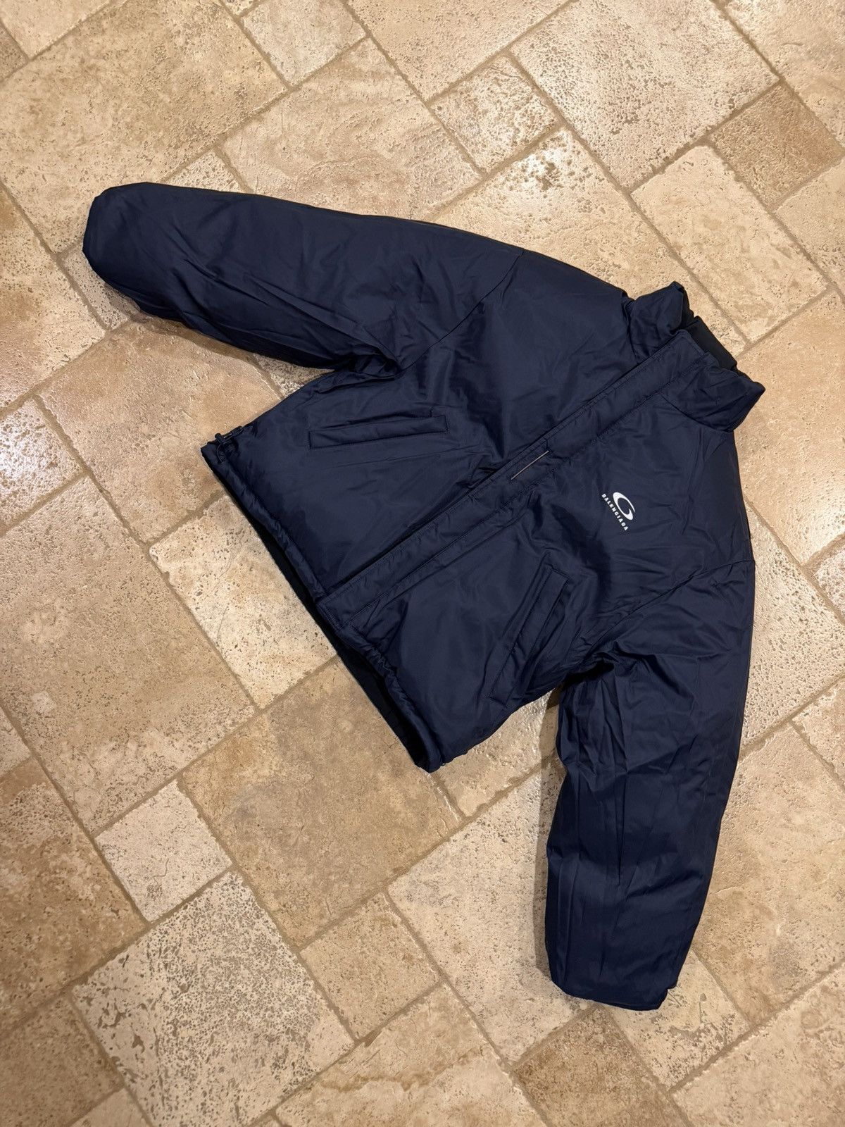 Balenciaga Balenciaga FW24 Runway Pin Reversible Down Puffer Jacket Size US S / EU 44-46 / 1 - 14 Thumbnail