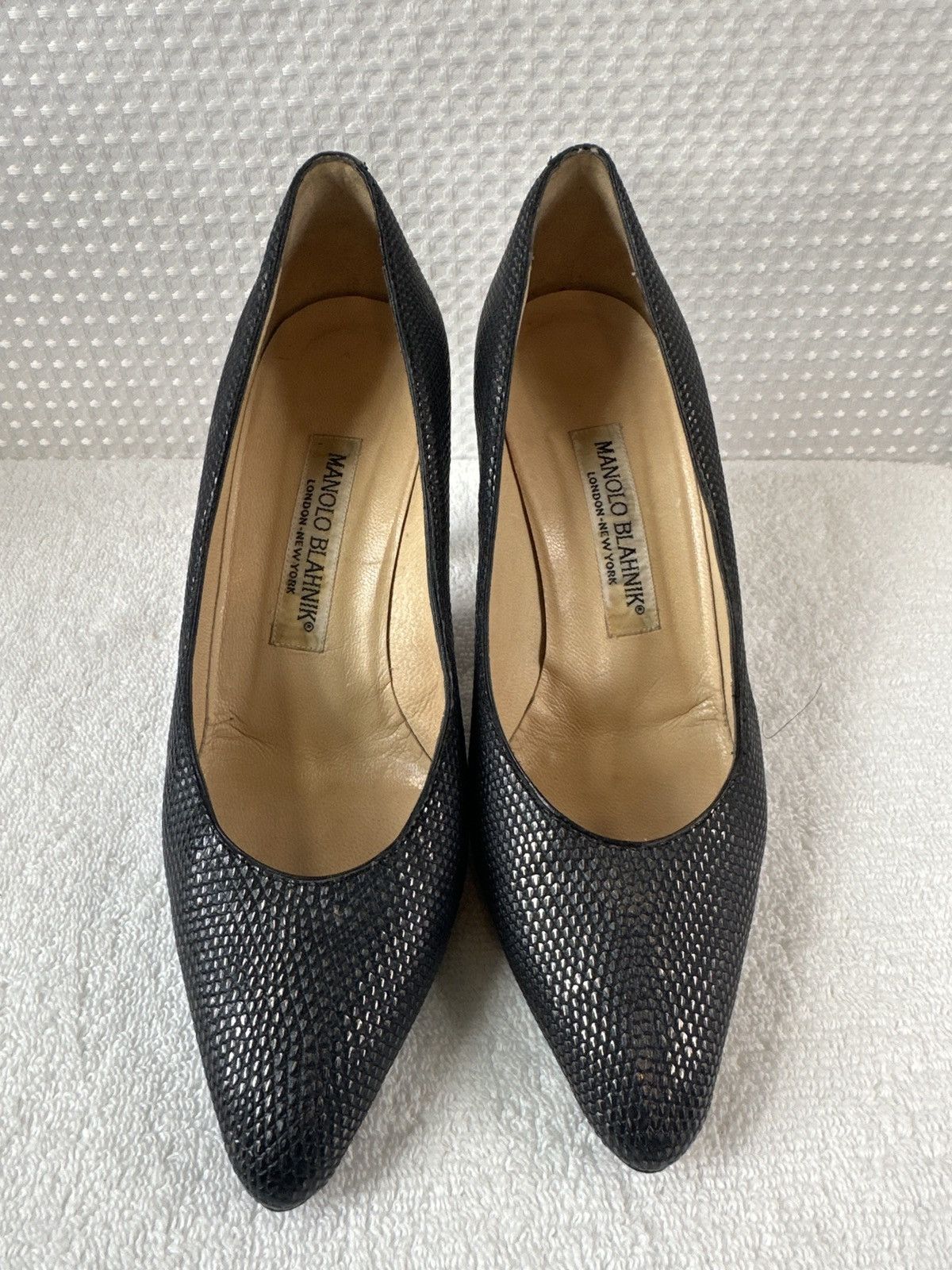 Manolo Blahnik Manolo Blahnik Lizard Embossed Pointed Toe Pumps Size US 7 / IT 37 - 3 Thumbnail