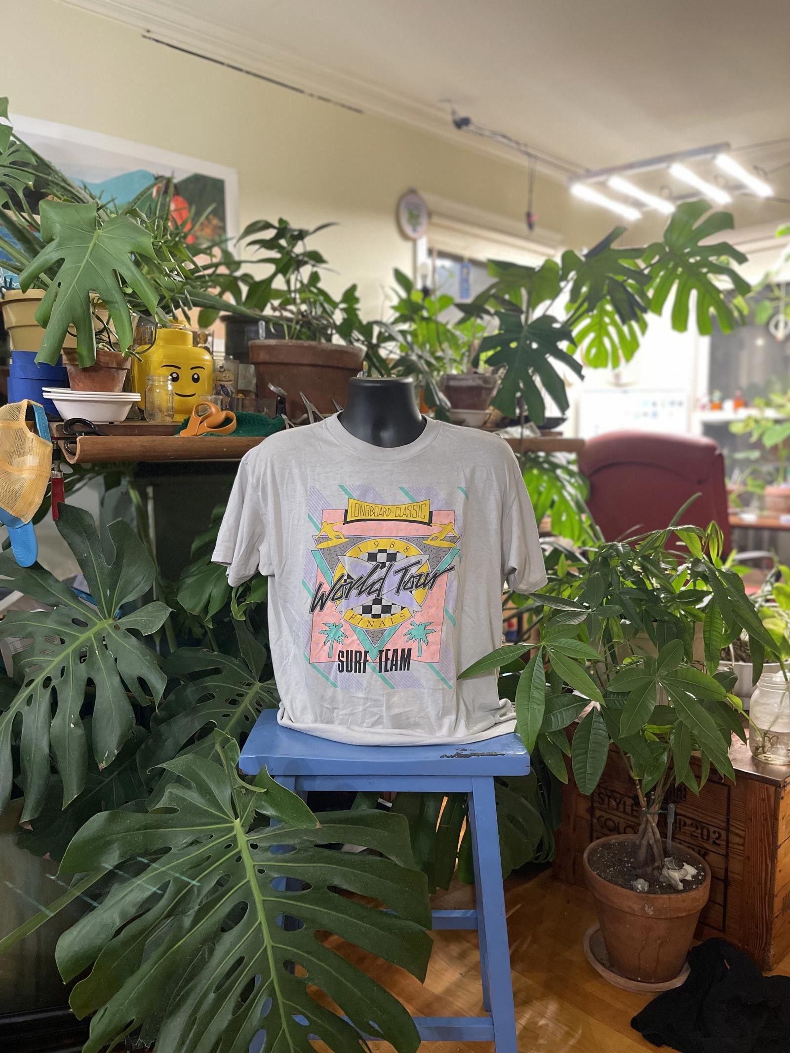 Designer Vintage Surf Team T-Shirt - World Tour 1988 Single Stitch Size US XL / EU 56 / 4 - 1 Thumbnail
