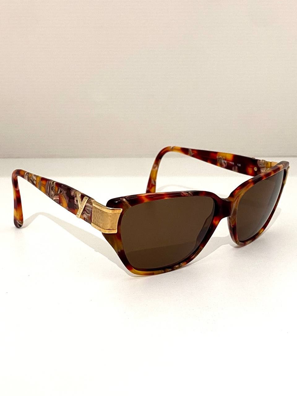Yves Saint Laurent Yves Saint Laurent YSL Logo Retro Sunglasses Vintage Y2K Size ONE SIZE - 2 Thumbnail