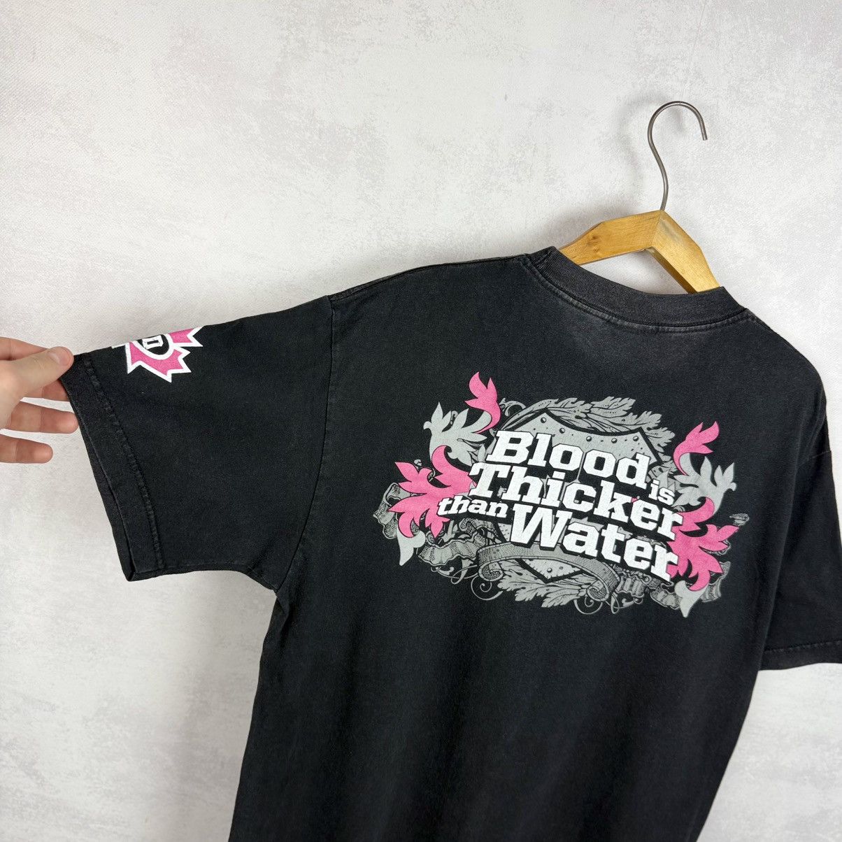 Vintage × WWE × WWF Vintage 2008 Hart Dynasty Bret Hart WWE T-Shirt Size L Size US L / EU 52-54 / 3 - 17 Thumbnail