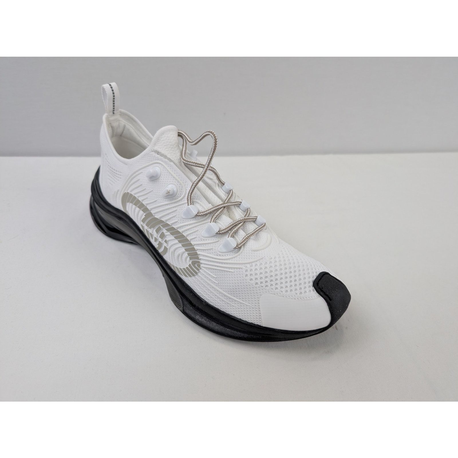 Gucci o1rshd1 Men's Run Sneakers in Black/White Size US 12.5 / EU 45-46 - 3 Thumbnail