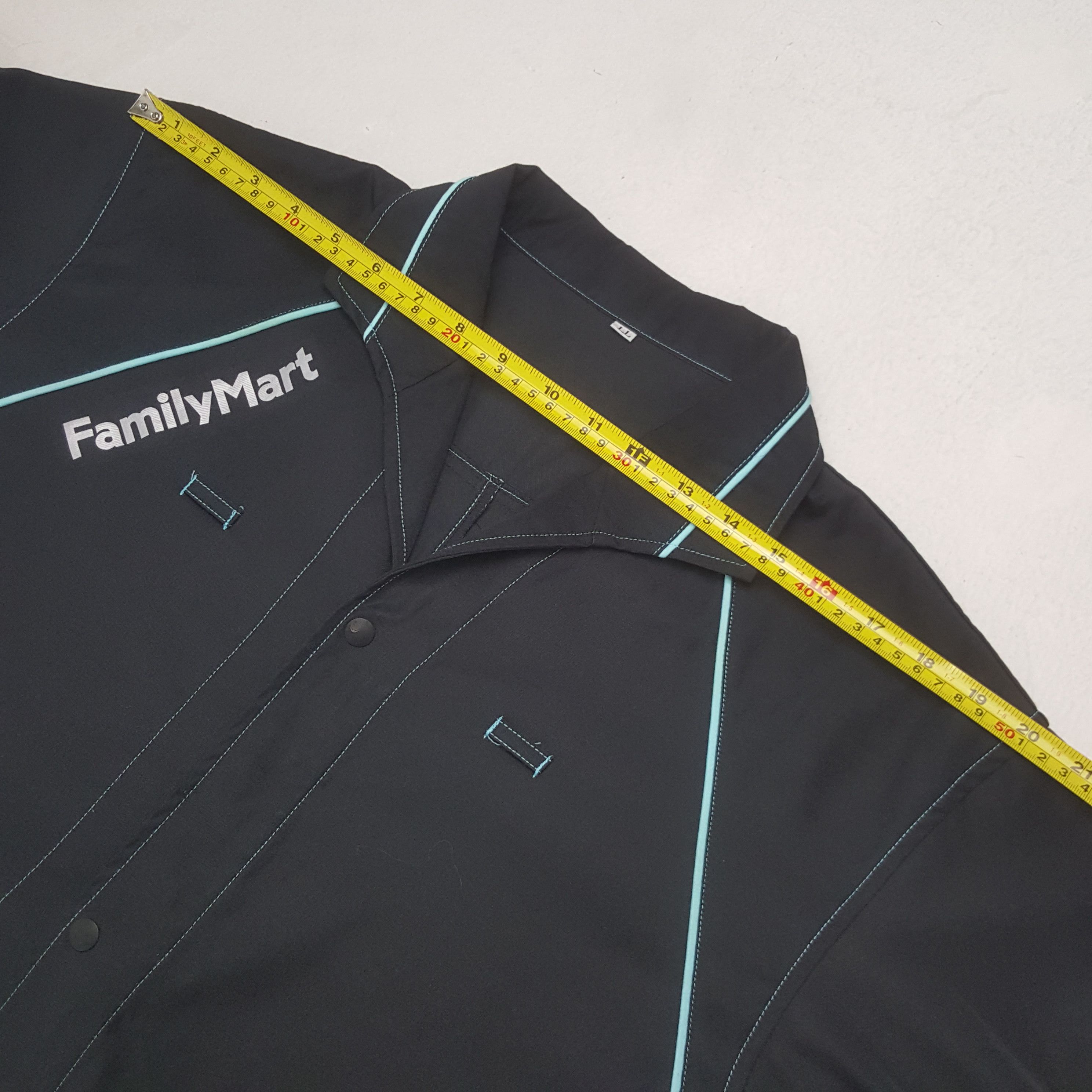 Japanese Brand Vintage Family Mart Worker Uniform Jacket Size US L / EU 52-54 / 3 - 5 Thumbnail