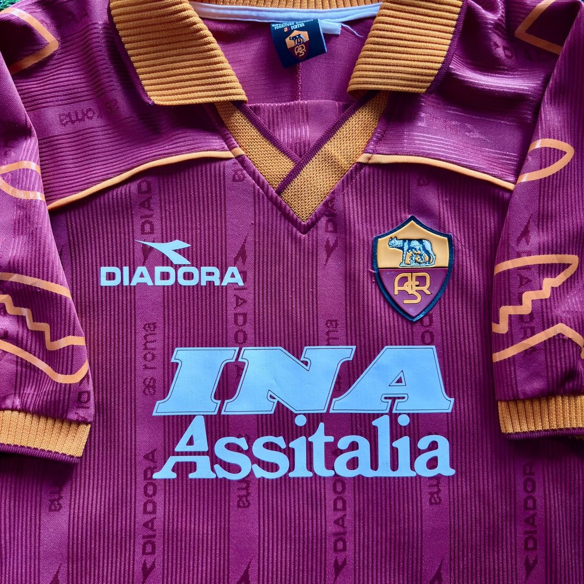 Diadora As Roma Home 1999-00 Francesco Totti #10 Soccer Jersey Size US M / EU 48-50 / 2 - 4 Thumbnail