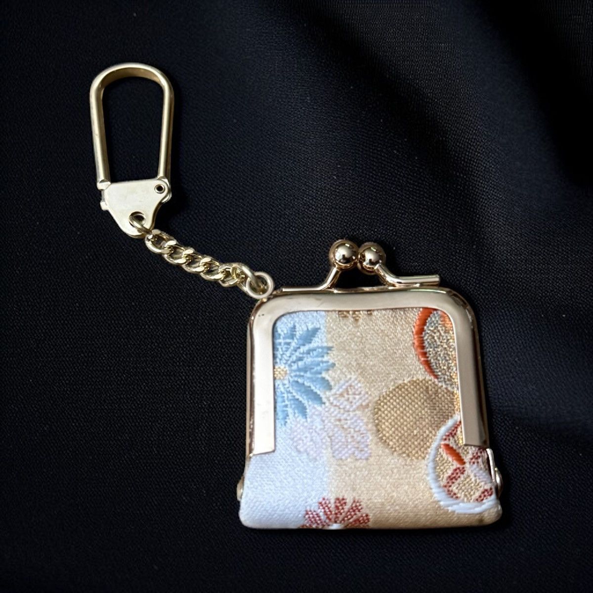 Vintage Vintage Japanese Gamaguchi Chirimen Crape purse keychain Size ONE SIZE - 1 Thumbnail