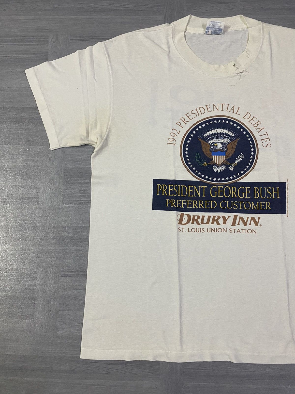 Vintage Vintage 1992 President GeorgeBush Distress Tee Size US L / EU 52-54 / 3 - 5 Thumbnail