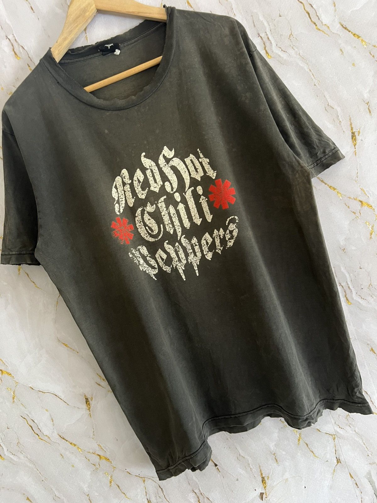 Vintage Vintage Red Hot Chili Peppers Tee – Distressed 90s Size US L / EU 52-54 / 3 - 3 Thumbnail