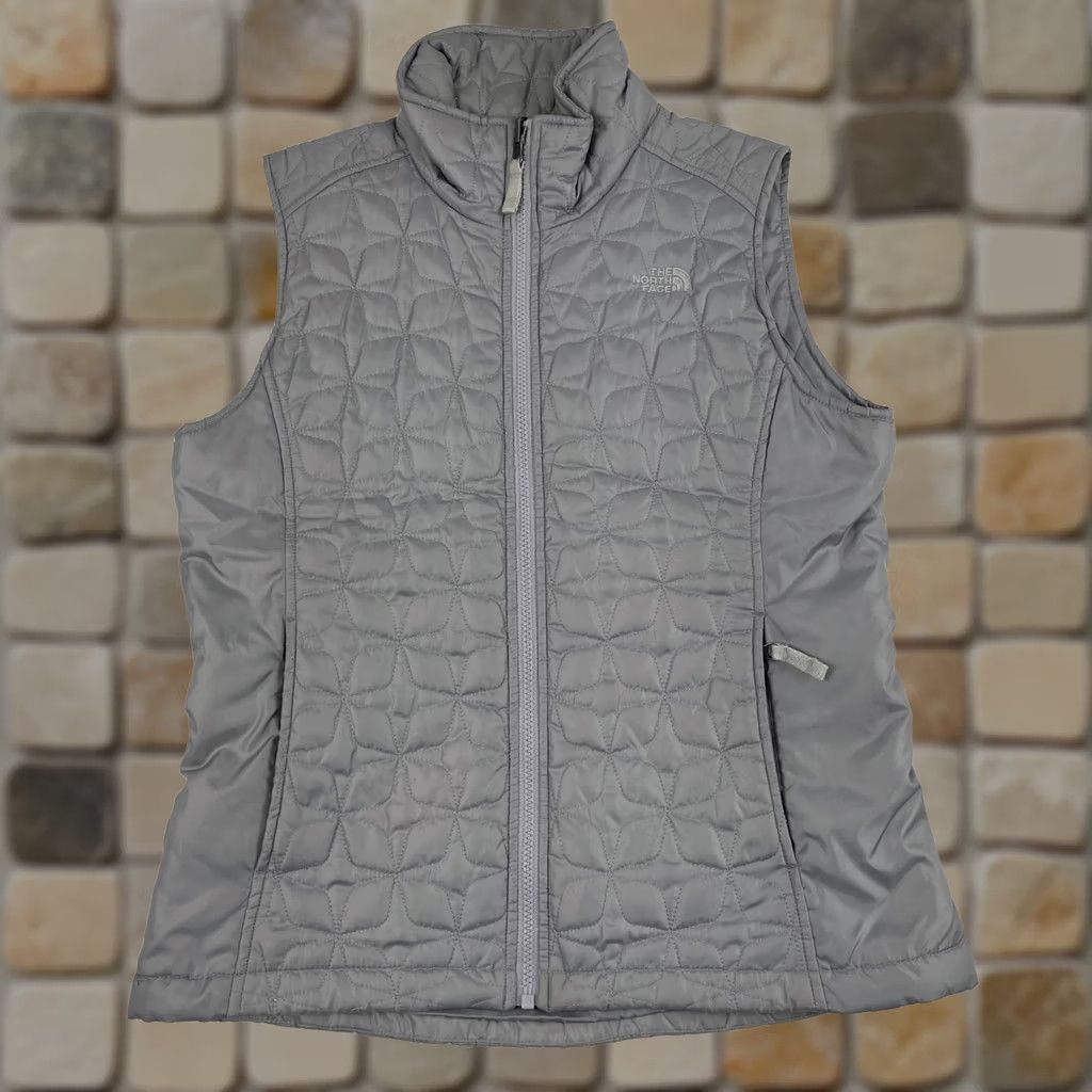 The North Face The North Face Vest Women Medium Gray Thermoball Puffer Full Zip Trekking Skiing Size M / US 6-8 / IT 42-44 - 1 Thumbnail
