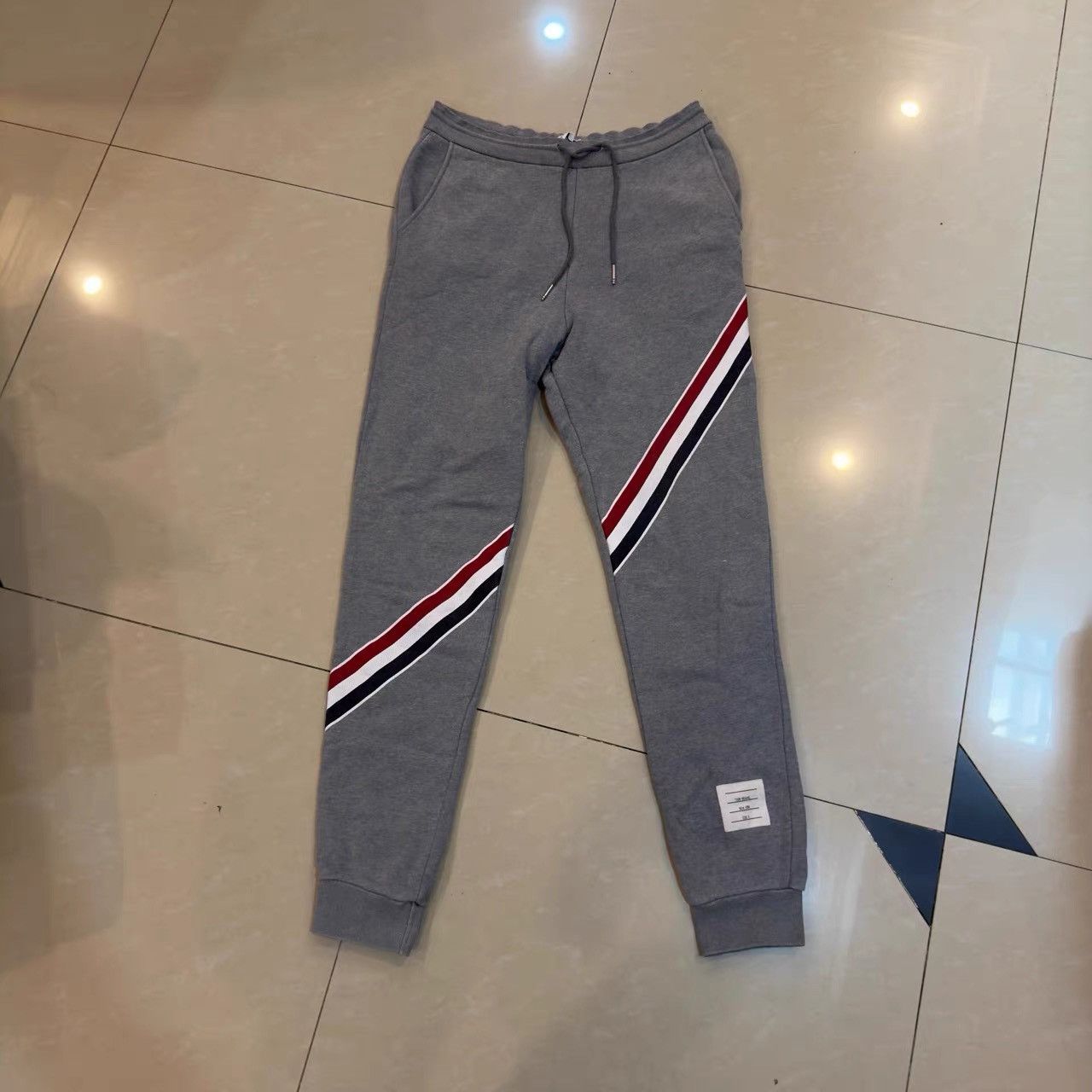 Thom Browne Thom Browne Gray Pants With Stripes K28 Size US 28 / EU 44 - 1 Thumbnail