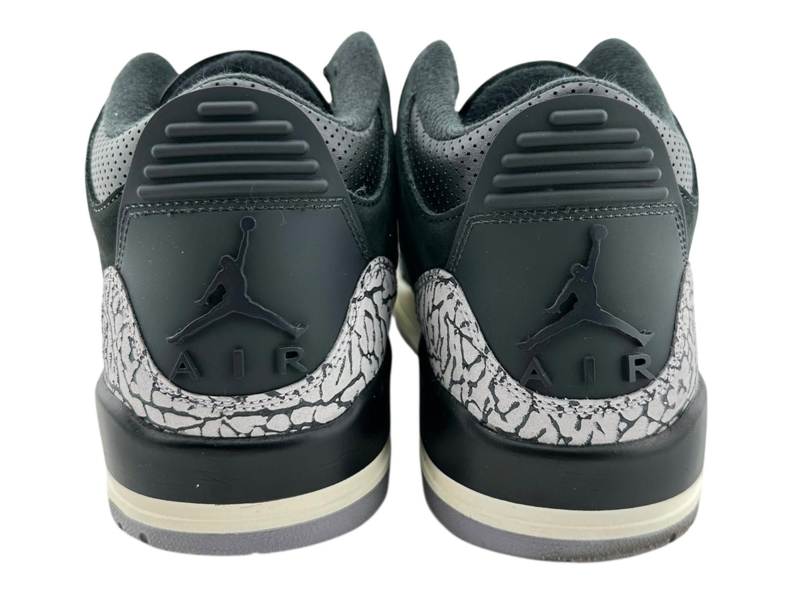 Jordan Brand Jordan 3 Off Noir 9.5 Used OG Box Size US 9.5 / EU 42-43 - 4 Thumbnail