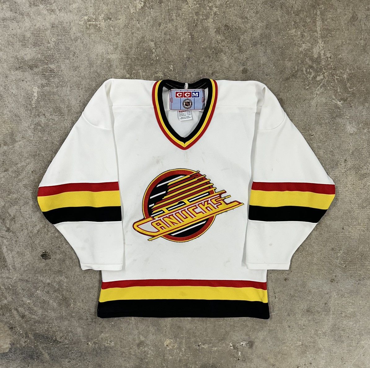 Ccm Vintage 90s CCM Vancouver Canucks Flying Skate Jersey Size US XS / EU 42 / 0 - 1 Thumbnail
