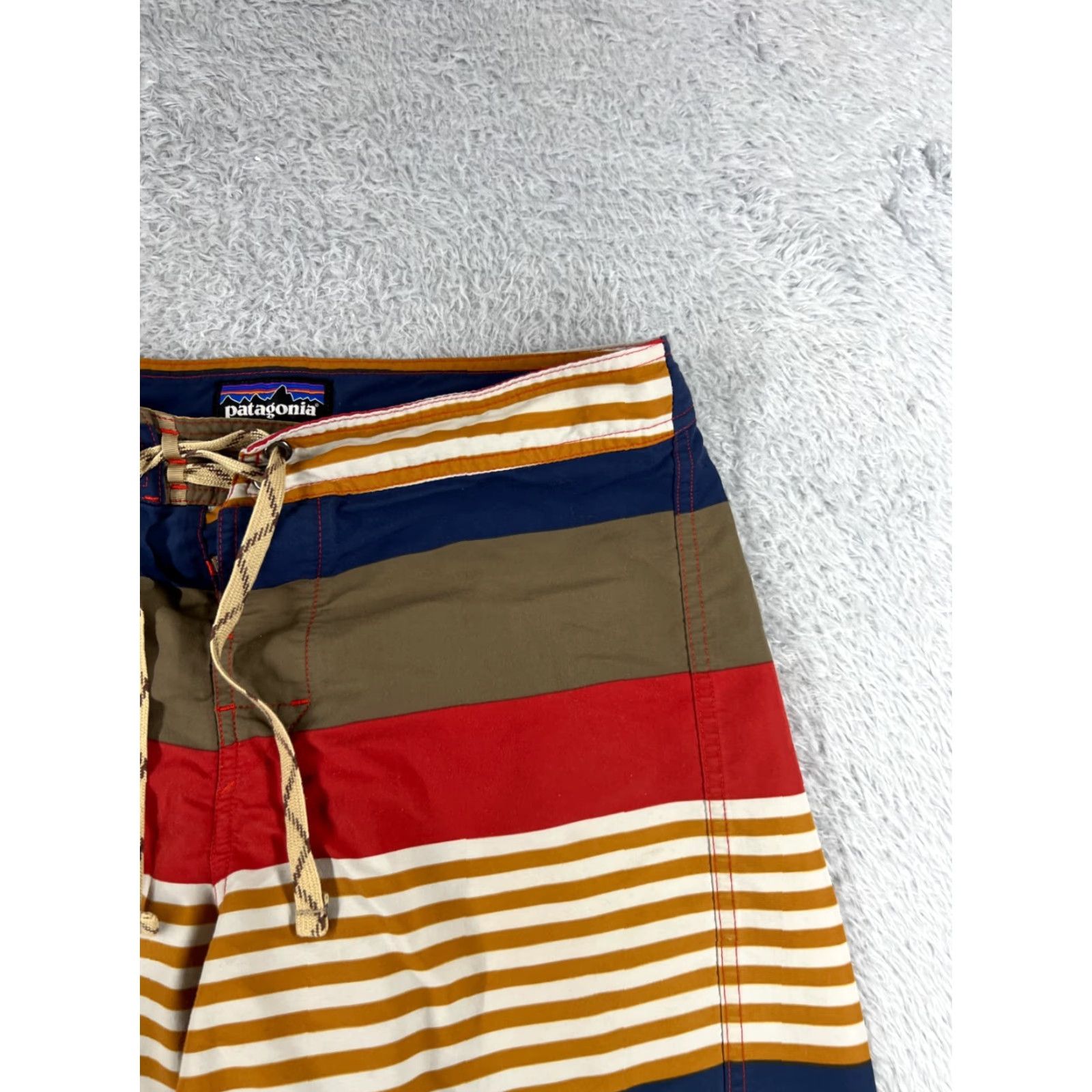 Patagonia Patagonia Board Shorts Mens 31 Blue Red Beige Wavefarer 21" Beach Swim Trunks Pockets | Men's Bottoms Surfing Recreational - Blue Size US 31 - 5 Thumbnail