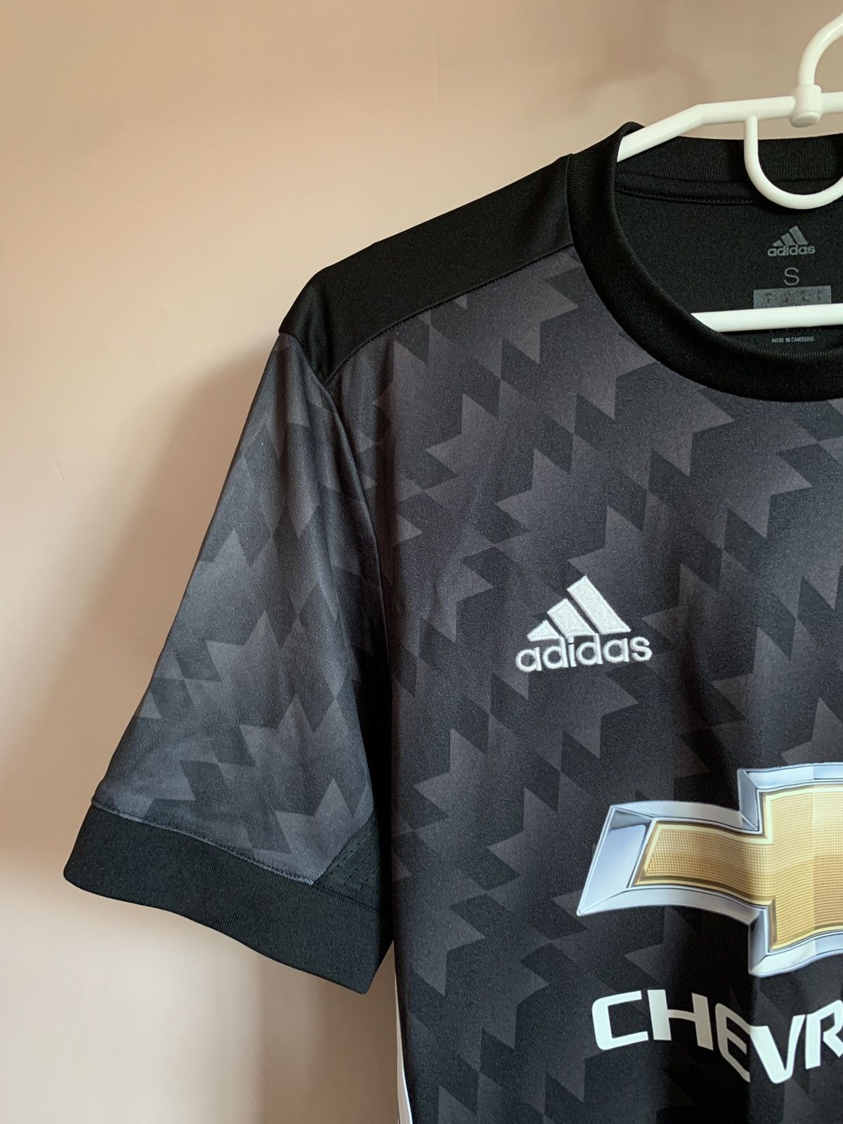 Adidas Manchester United 2018 Away Football Shirt Adidas Soccer S Size US S / EU 44-46 / 1 - 3 Thumbnail