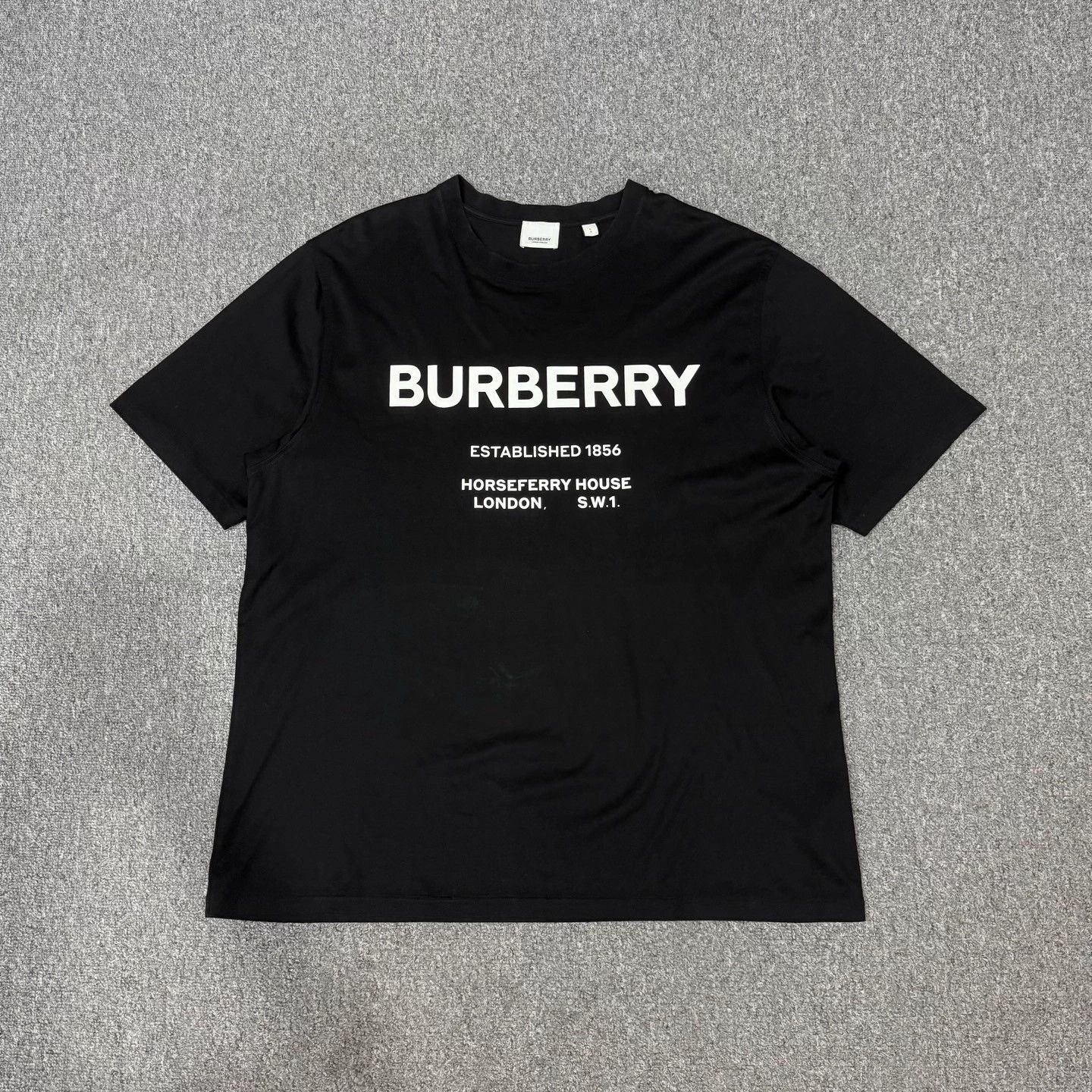 Burberry Burberry Black Logo SS Tee L 99 New Size US L / EU 52-54 / 3 - 1 Thumbnail
