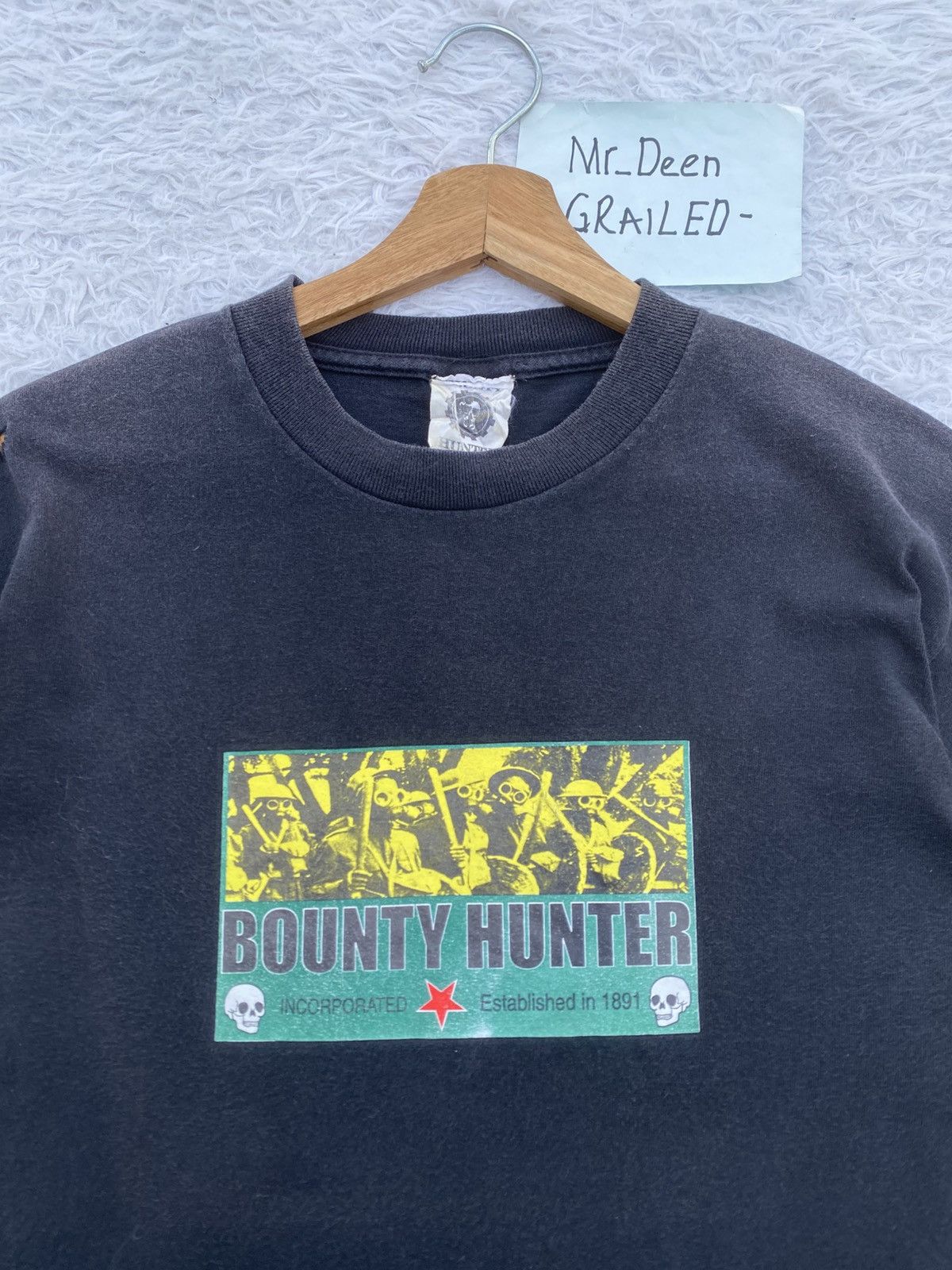 Bounty Hunter Rare Vtg 90s Bounty Hunter Army Wear Gas Mask Skulls Tshirt Size US S / EU 44-46 / 1 - 10 Thumbnail