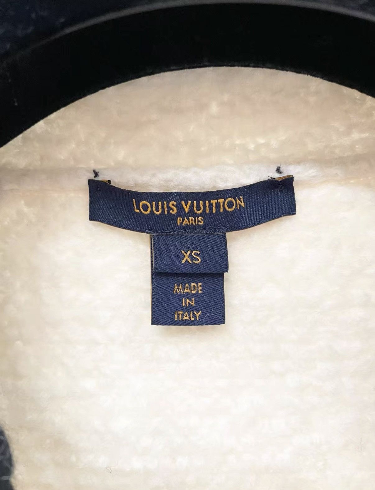 Louis Vuitton Louis Vuitton Lapel Wool Jacket with Pearl Buttons J33 Size XS / US 0-2 / IT 36-38 - 2 Thumbnail