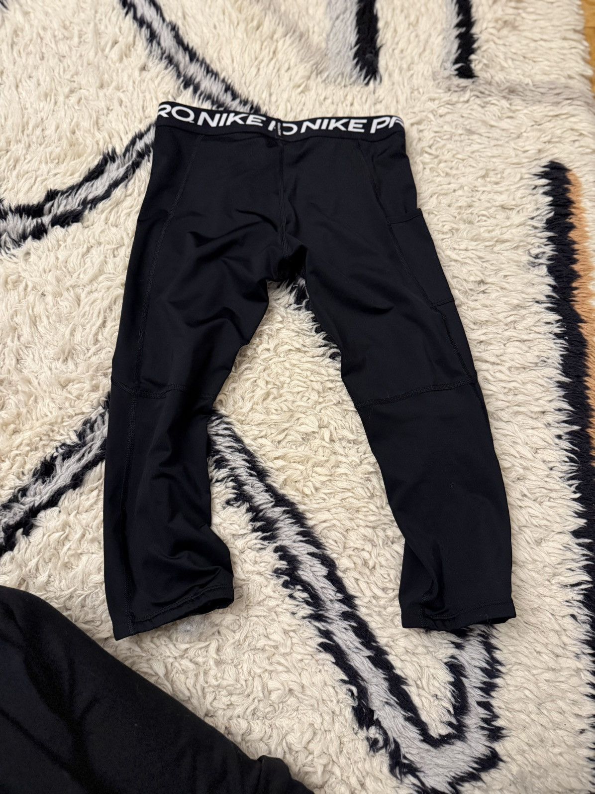 Nike Black Nike Compression Leggings SIZE YOUTH LARGE Size US 26 / EU 42 - 4 Thumbnail