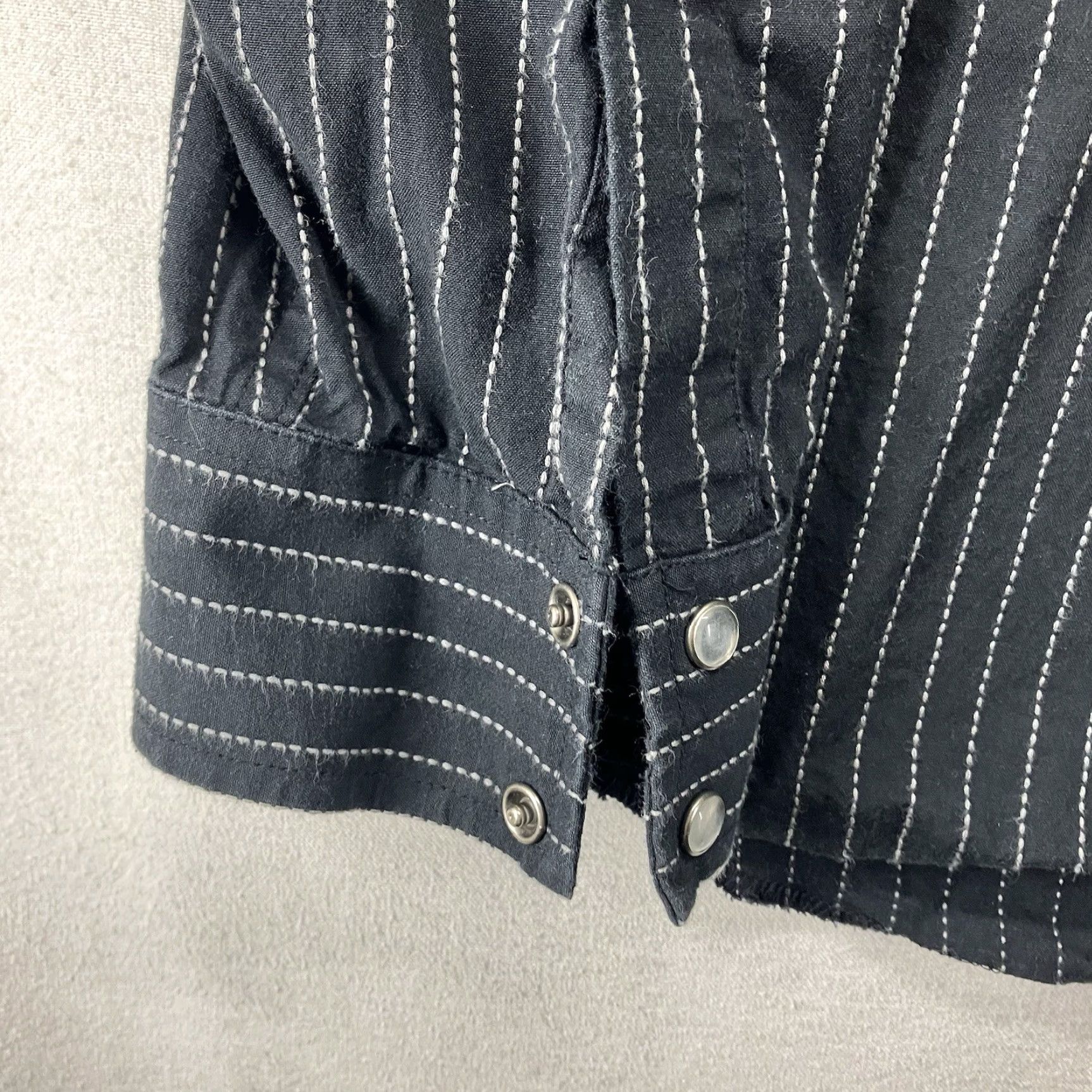 Vintage VINTAGE Mens Pearl Snap Western Shirt Large Tony Hawk y2k Style Black White Stitching Size US L / EU 52-54 / 3 - 6 Thumbnail