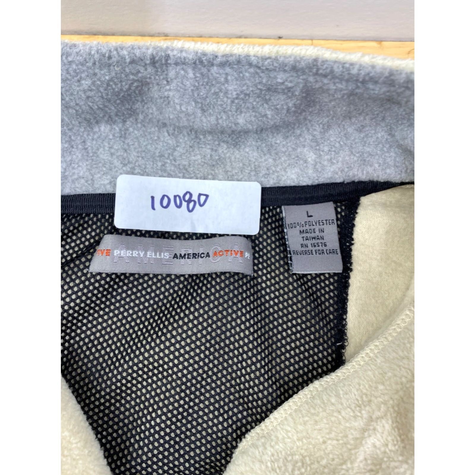 Perry Ellis VINTAGE Perry Ellis America Active Pullover 1/4 Zip Tan Beige Fleece Mock Neck Long Sleeve Sweatshirt Mens L 90s Retro Outdoor Casual Size US L / EU 52-54 / 3 - 3 Thumbnail