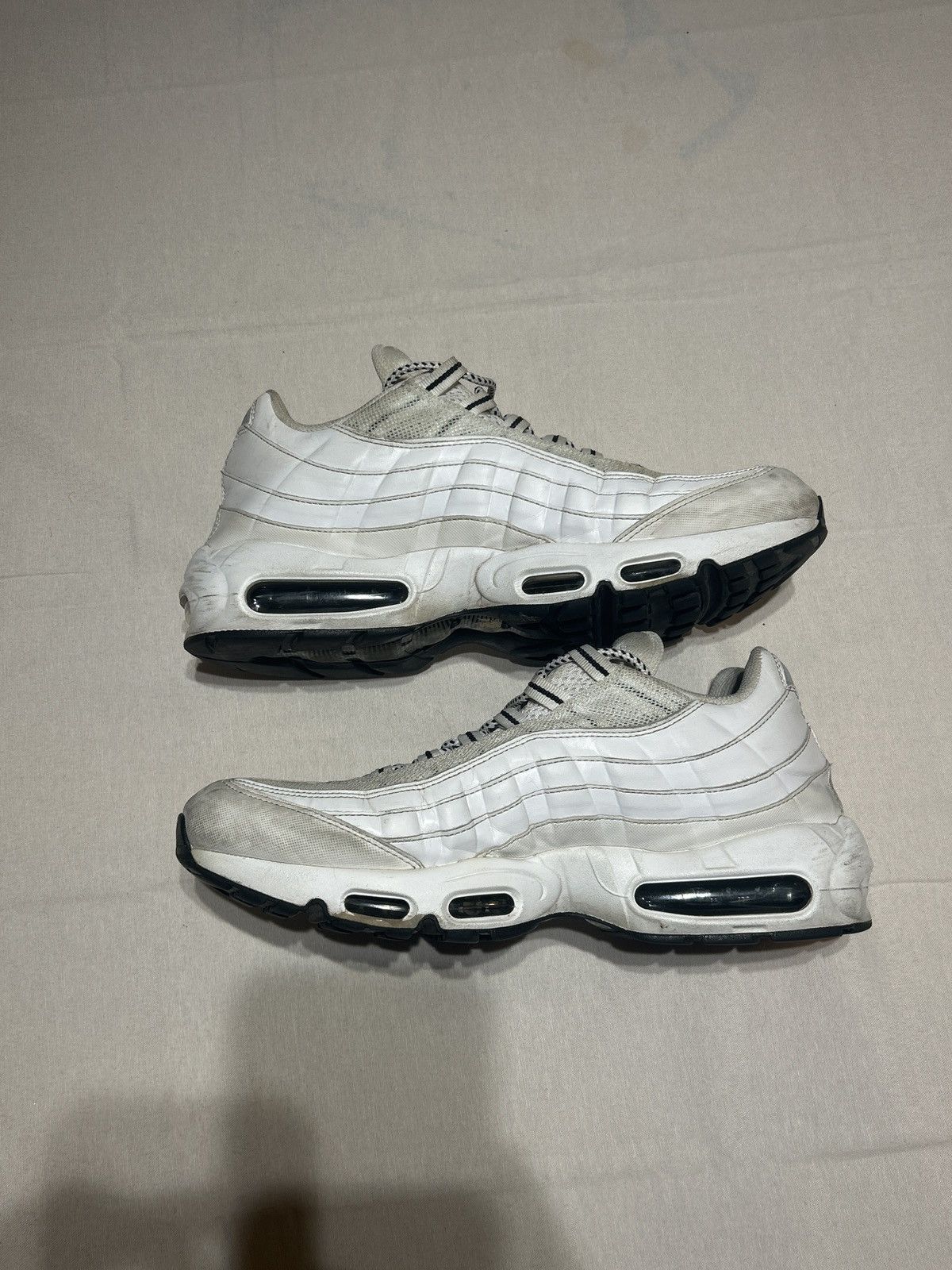 Nike Triple White AirMax 95’s Size US 11 / EU 44 - 2 Thumbnail