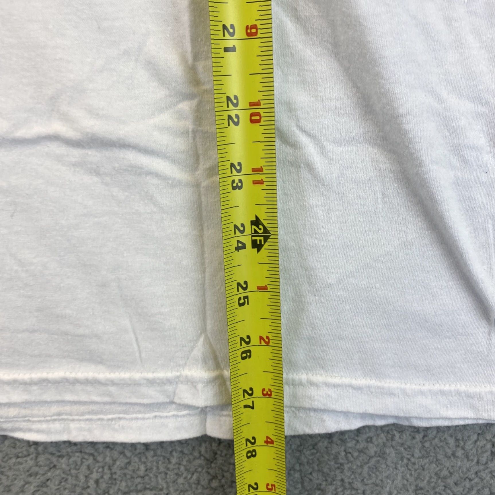 Hanes Hanes Men's T-Shirt Short Sleeve V-Neck White XL Regular Fit 43-25 Vintage? No Size US XL / EU 56 / 4 - 5 Thumbnail