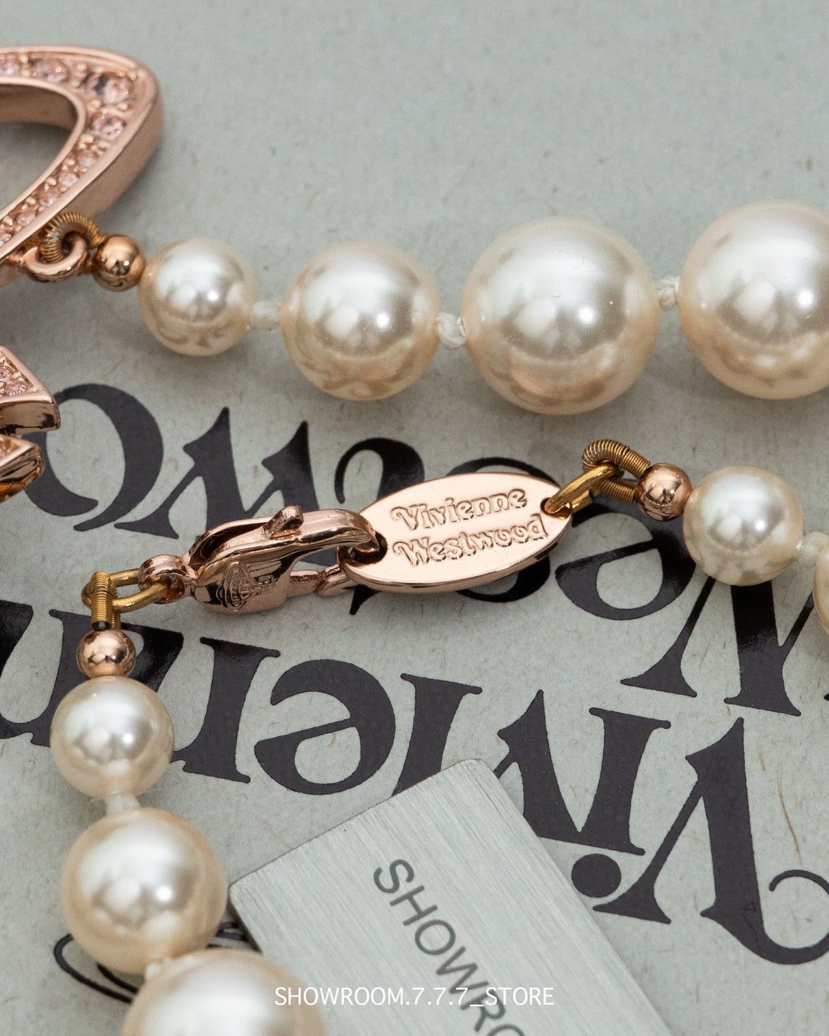 Vivienne Westwood Vivienne Westwood One-Row Pearl Bas Relief Choker Size ONE SIZE - 7 Thumbnail