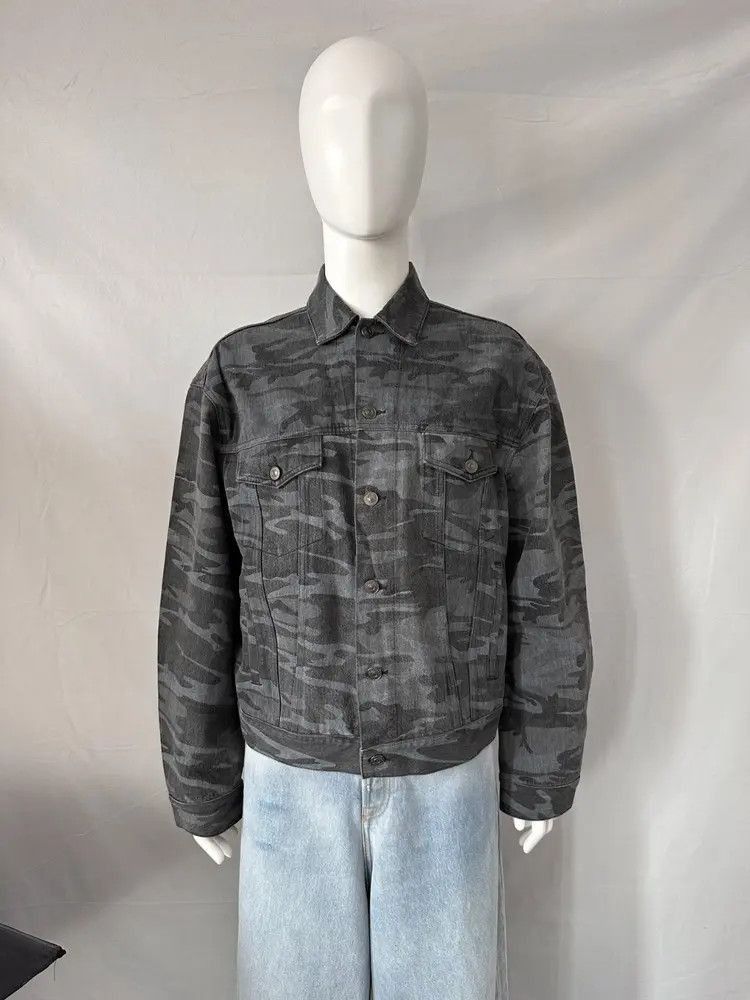 Balenciaga Balenciaga Sz 48 Balenciaga Camo Denim Jacket-2506 Size US M / EU 48-50 / 2 - 1 Thumbnail