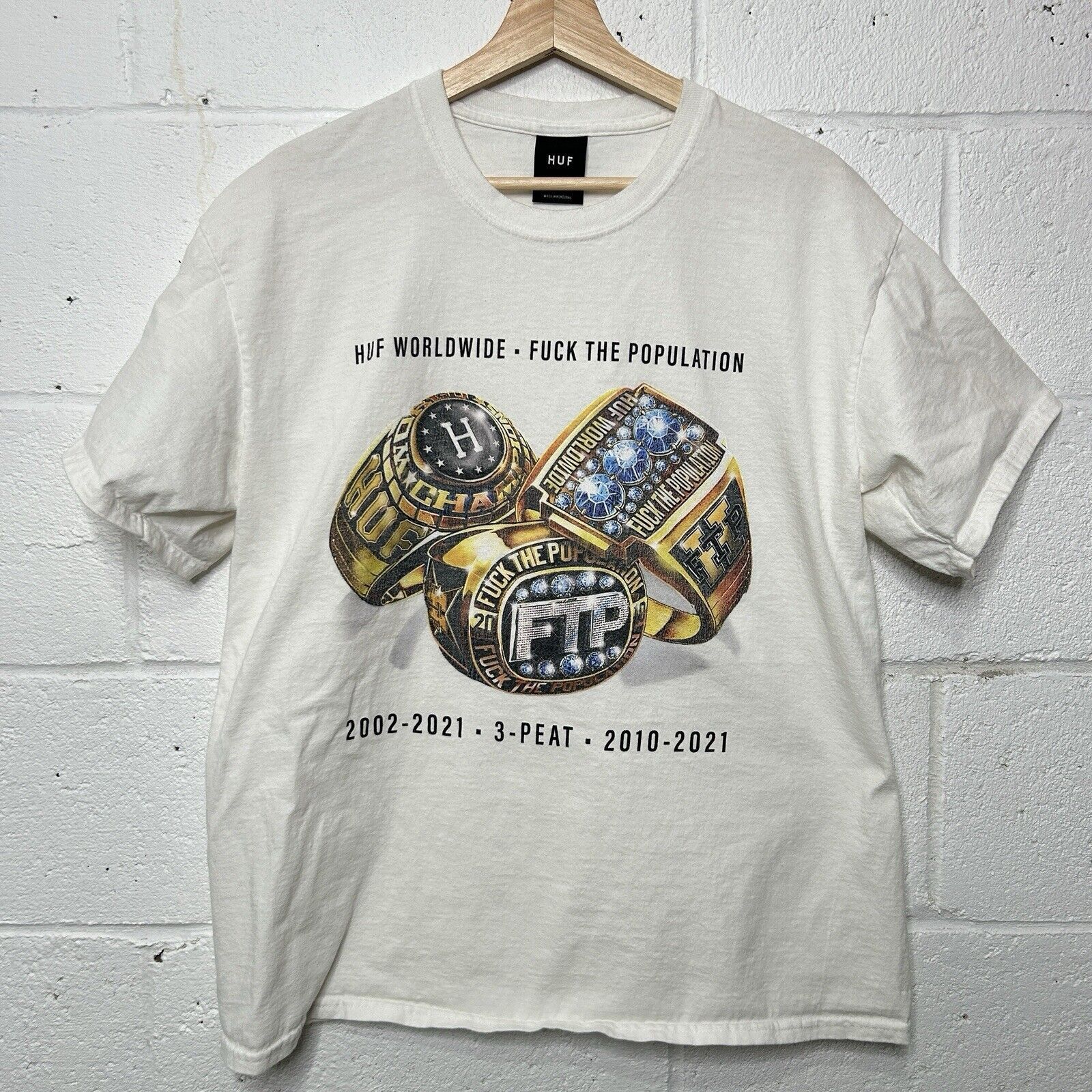 Huf Huf X FTP 3-Peat Rings Tee “White” Size US L / EU 52-54 / 3 - 1 Thumbnail