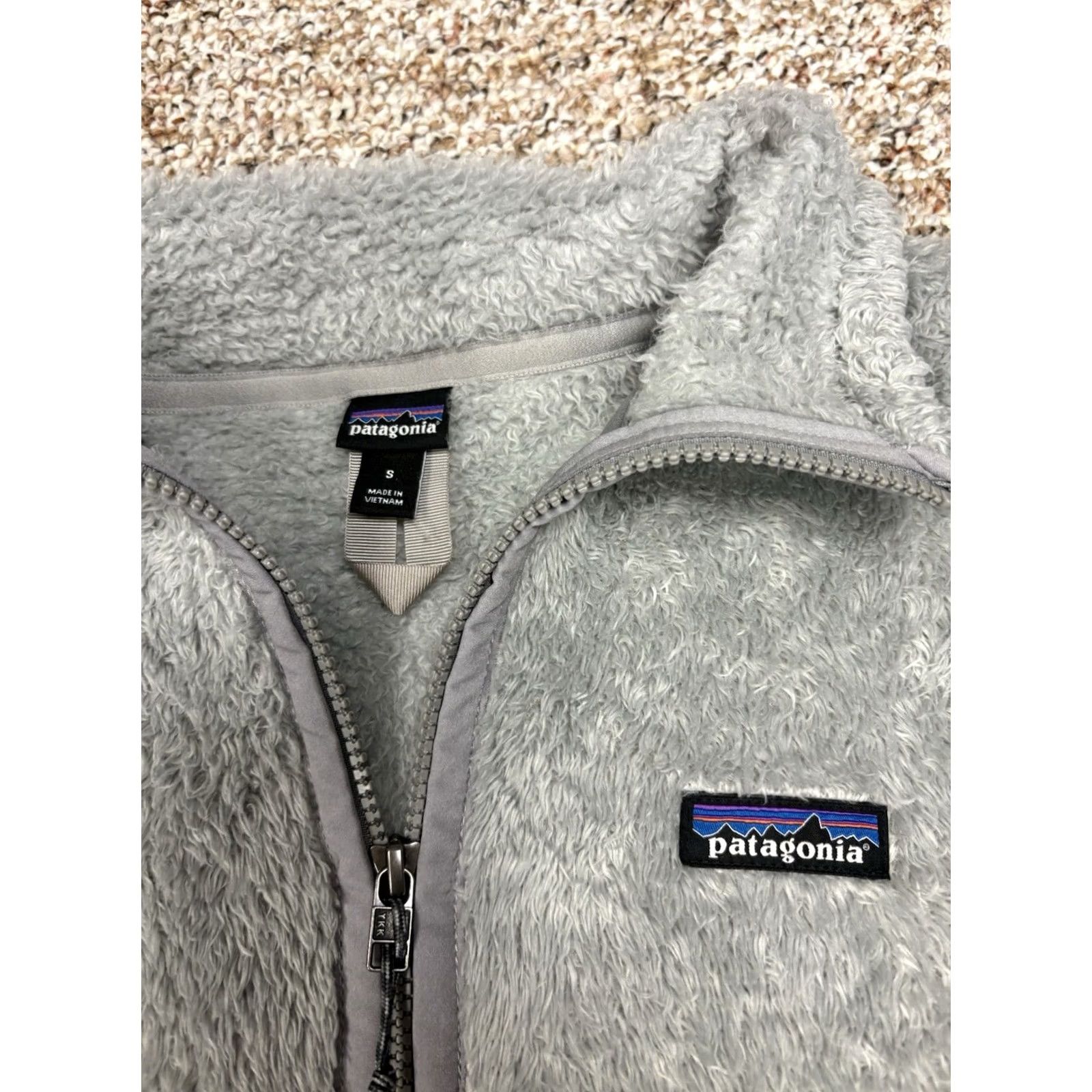 Patagonia Patagonia Jacket Grey 1/4 Zip Pullover Logo Mock Neck Fuzzy Women’s Size Small Size S / US 4 / IT 40 - 4 Thumbnail