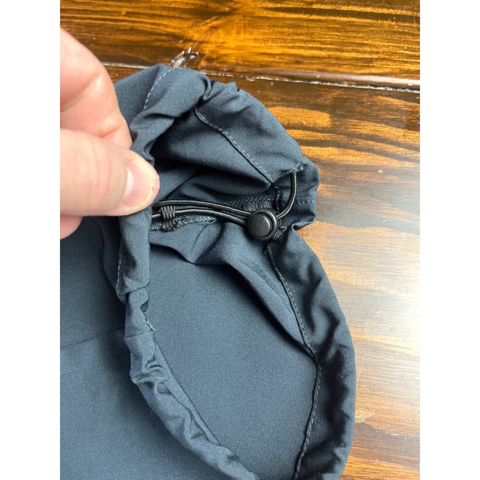 Vintage LEAO Capri Pants XL Black Activewear Pockets Pull On Elastic Waist Adjustable Hem Band Women Pants Size 40" / US 18 - 4 Thumbnail