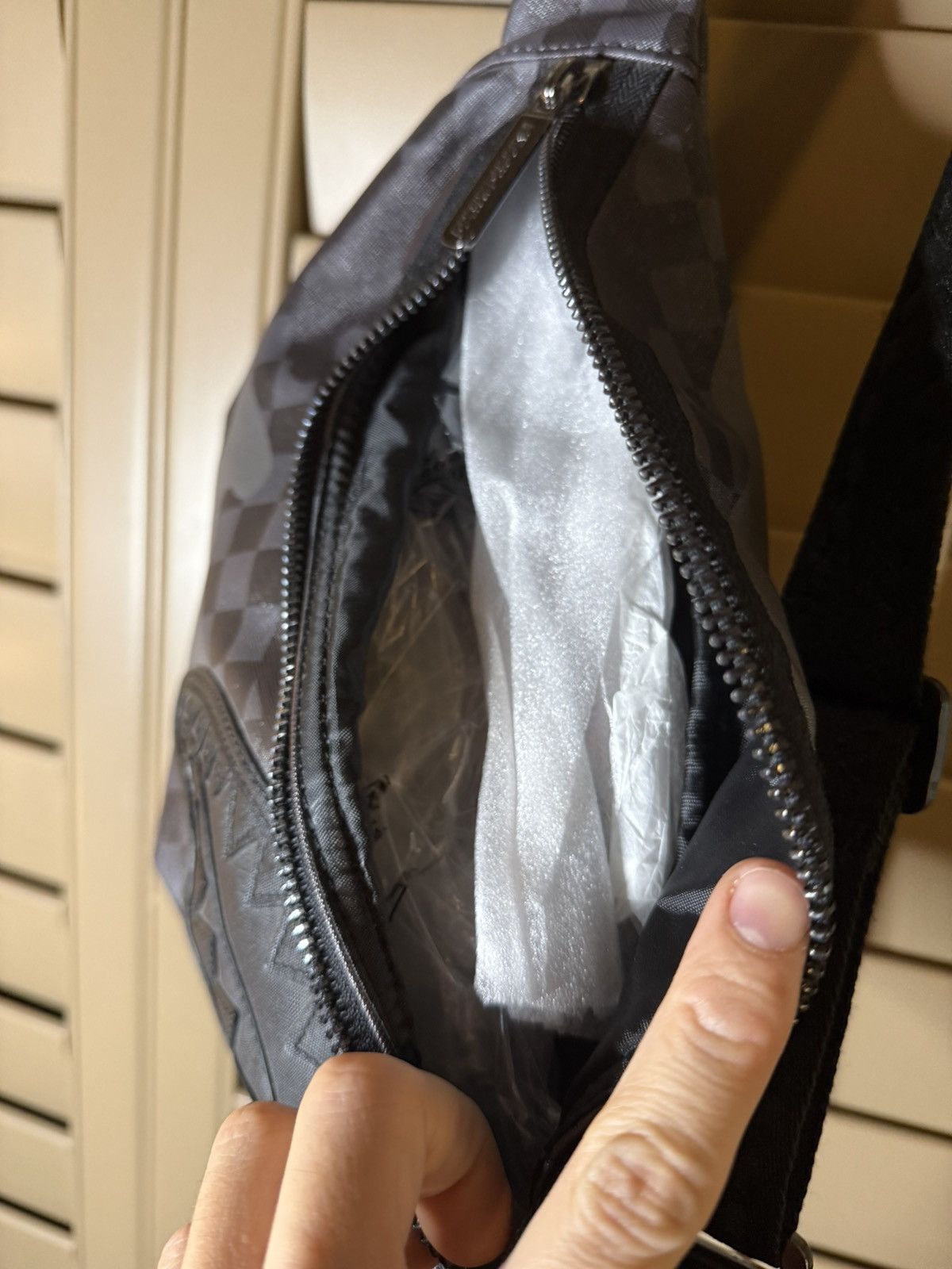 Sprayground Sprayground Black Sharks In Paris Crossbody Size ONE SIZE - 8 Thumbnail