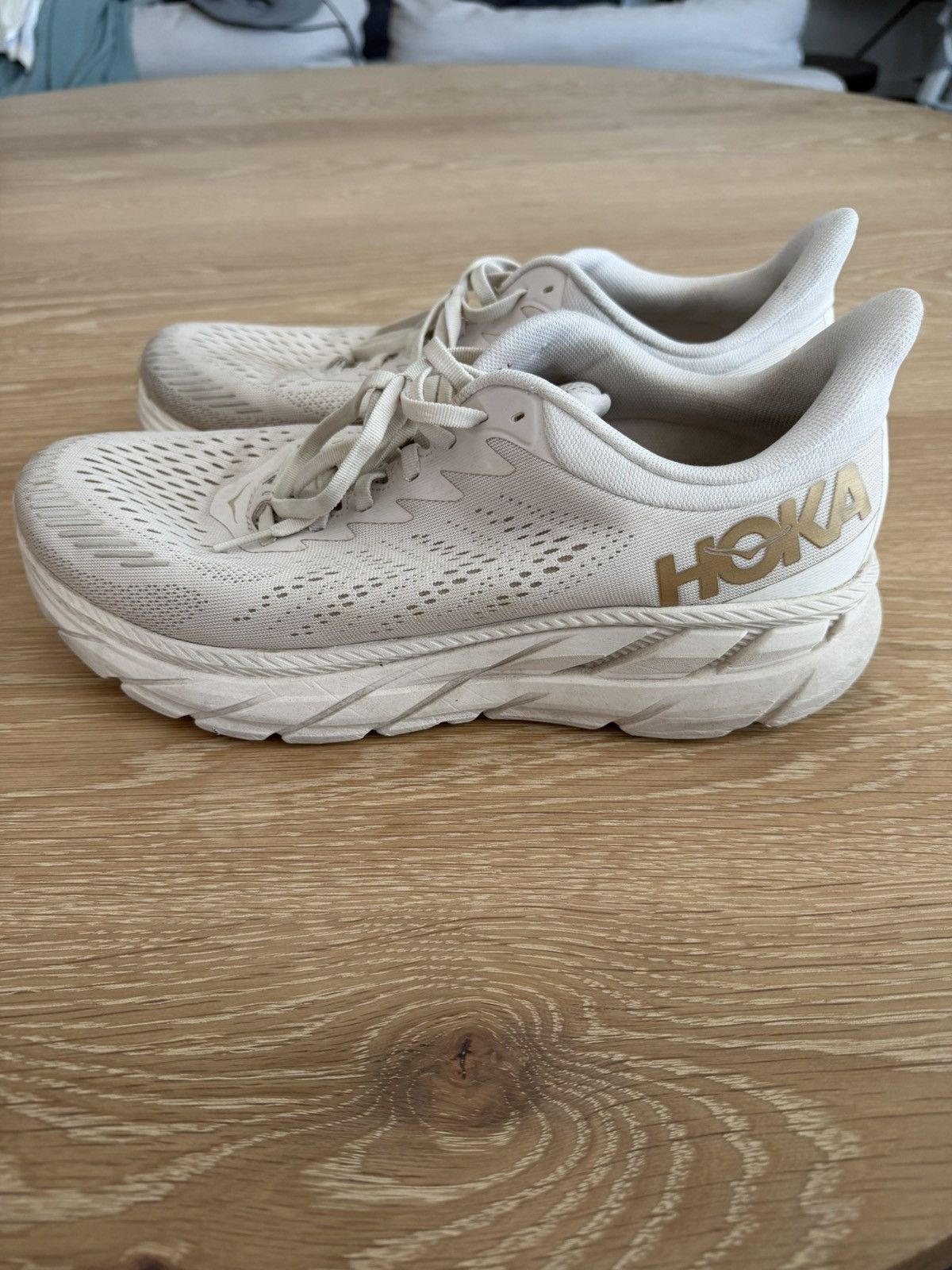 Hoka Hoka Clifton 7 Almond size 11 2e Size US 11 / EU 44 - 1 Thumbnail