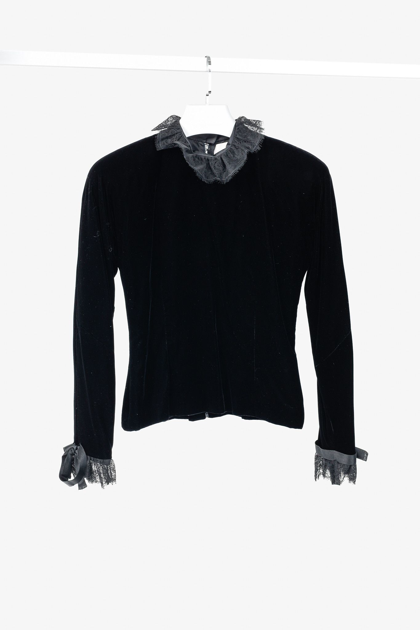 Vintage Carolyne Roehm Vintage Black Velvet Lace-Trim Top Size M / US 6-8 / IT 42-44 - 1 Thumbnail