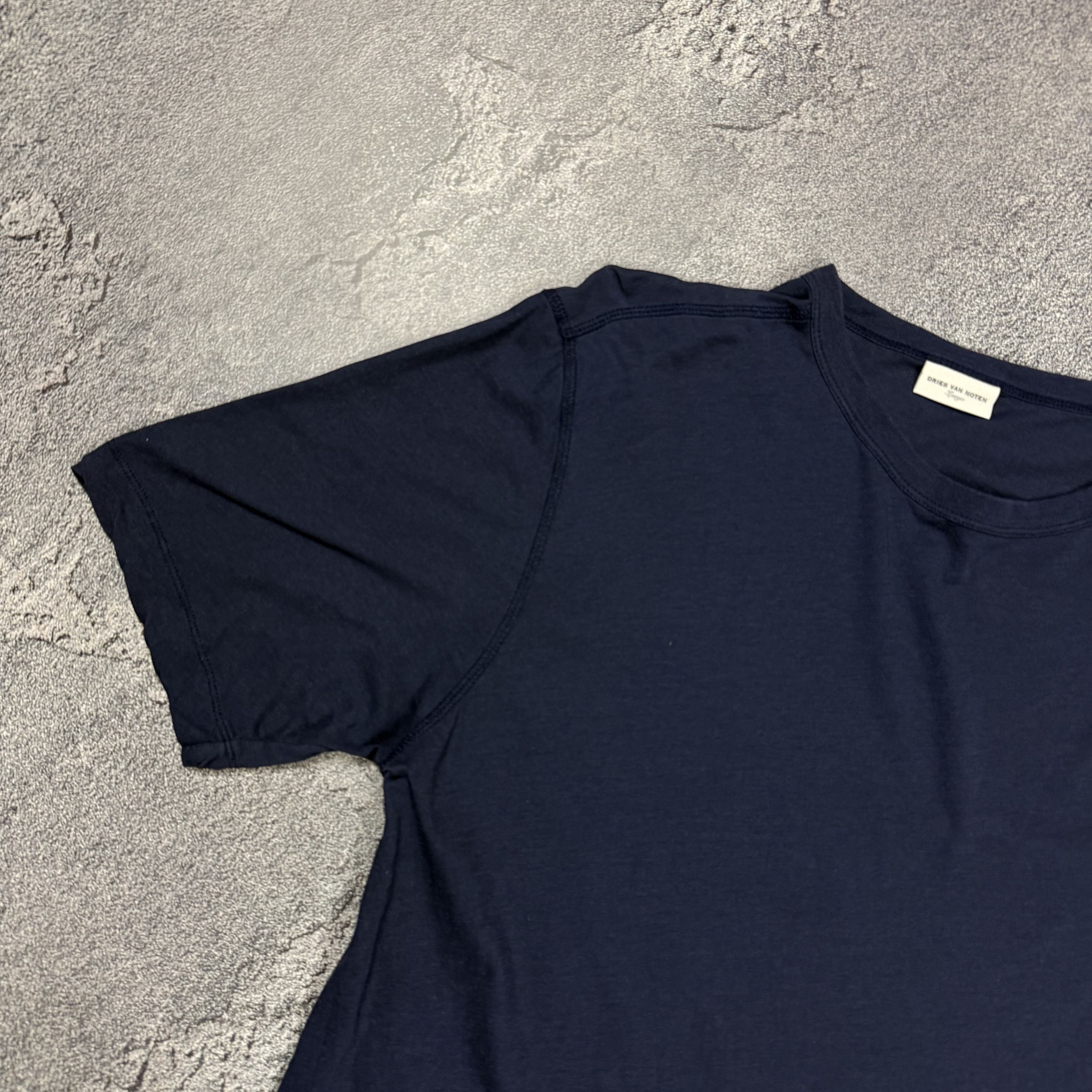 Dries Van Noten Dries van notenLightweight navy tee shirt size L Size US L / EU 52-54 / 3 - 4 Thumbnail
