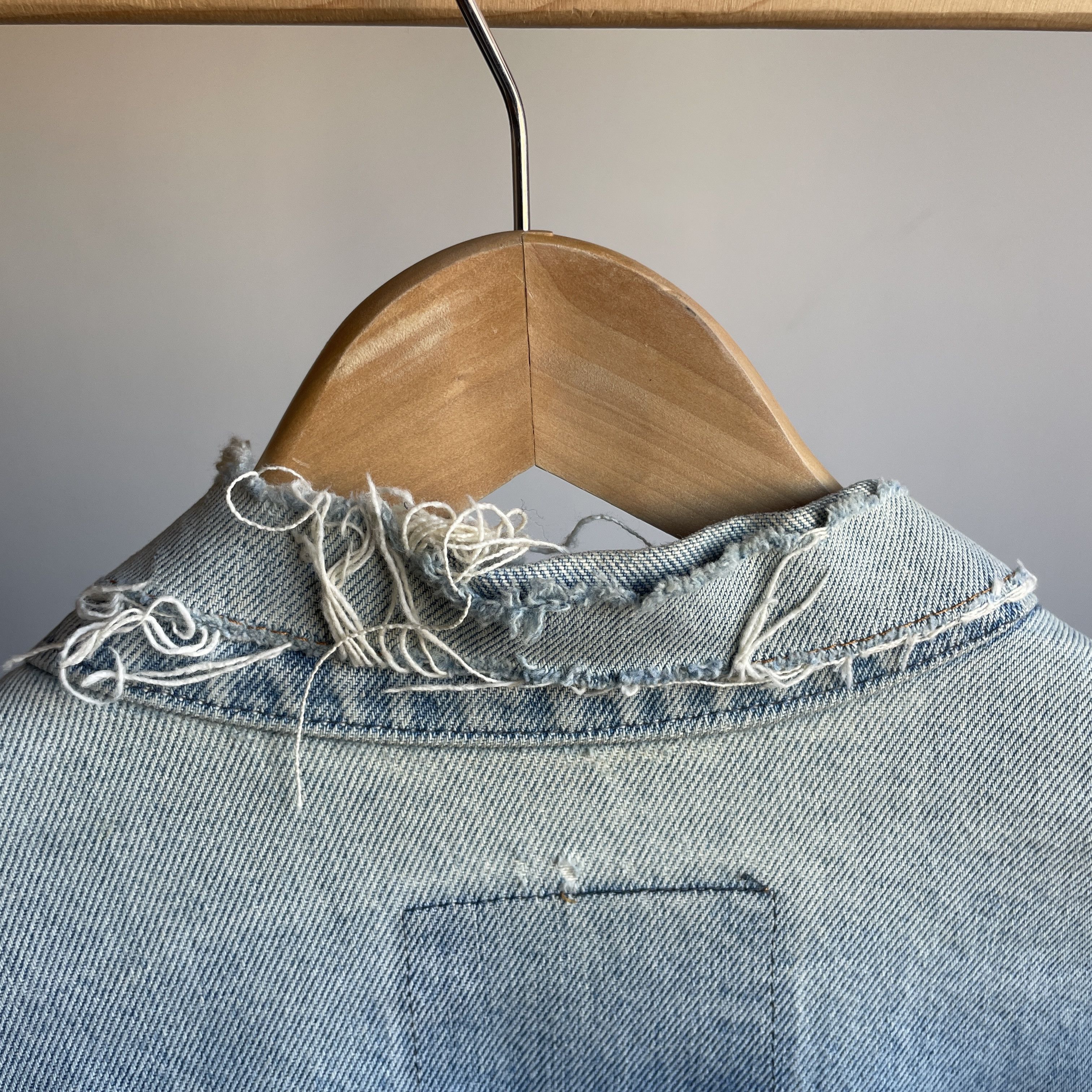 Levi's Levi's Vintage 80's Made in Canada Distressed Denim Jacket Size US M / EU 48-50 / 2 - 9 Thumbnail