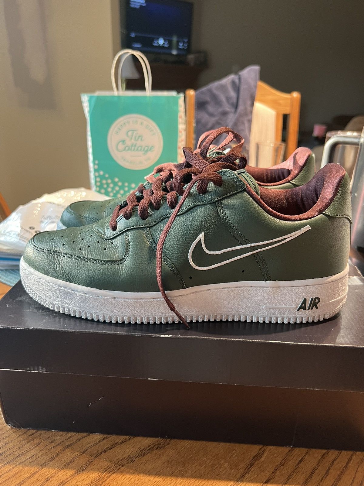 Nike Nike Air Force 1 low “Hong Kong” Size US 9 / EU 42 - 4 Thumbnail