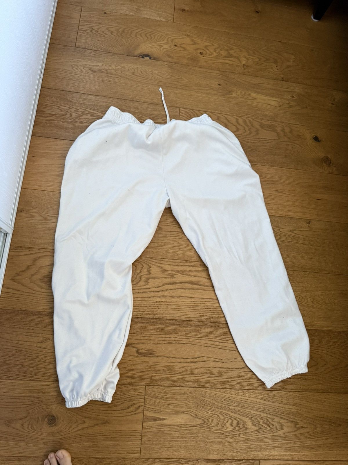 NBA Lakers PE joggers Size US 36 / EU 52 - 2 Thumbnail