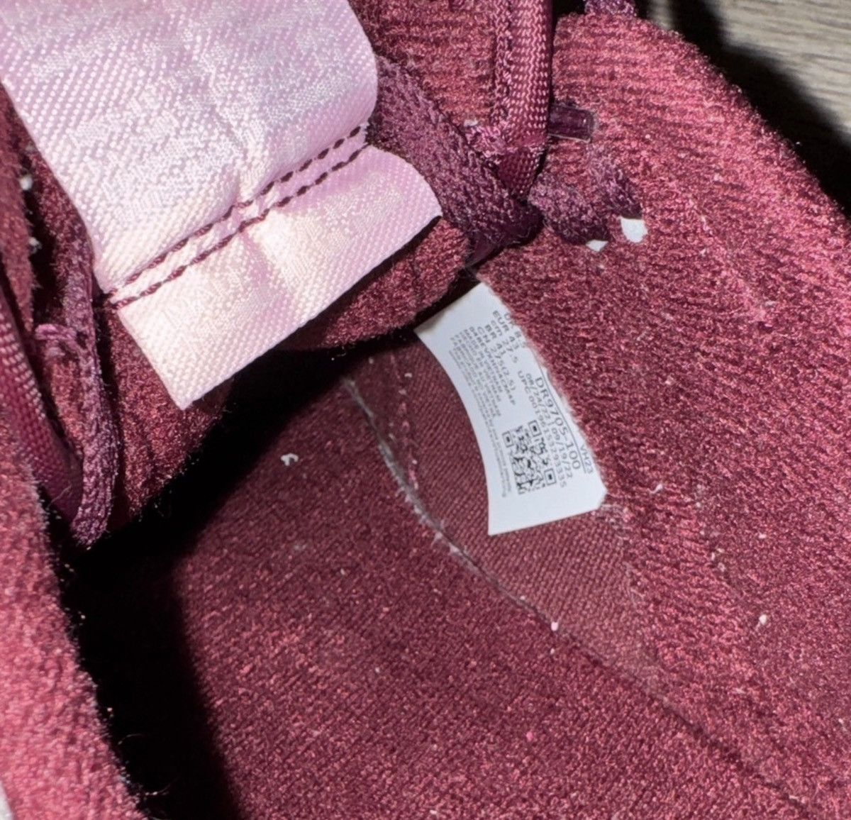 Jordan Brand Nike Dunk Low Retro PRM Valentine's Day (2023) Size US 9.5 / EU 42-43 - 6 Thumbnail