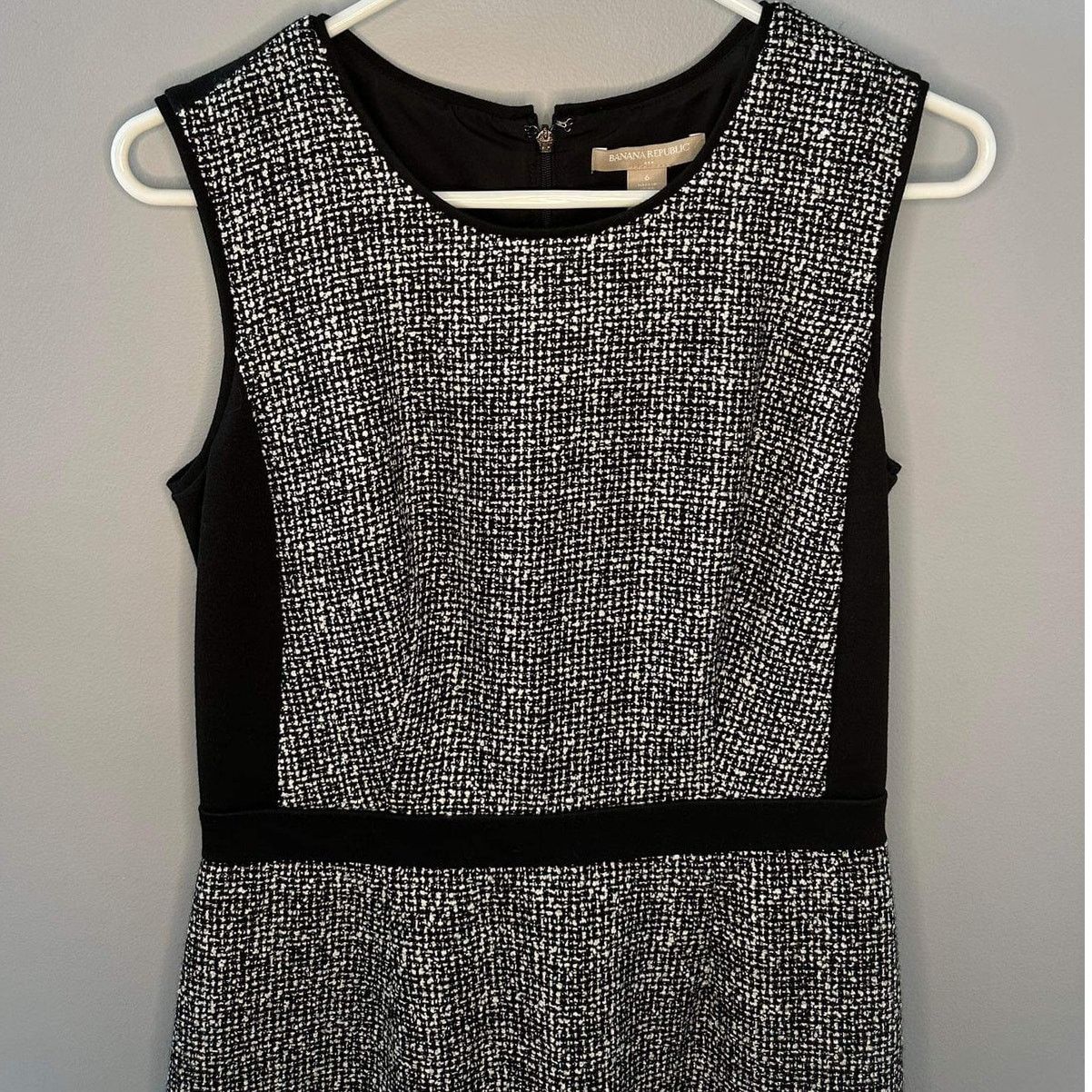 Banana Republic Banana Republic Tweed Knee Length Sheath Dress Black/White  6 | Grailed