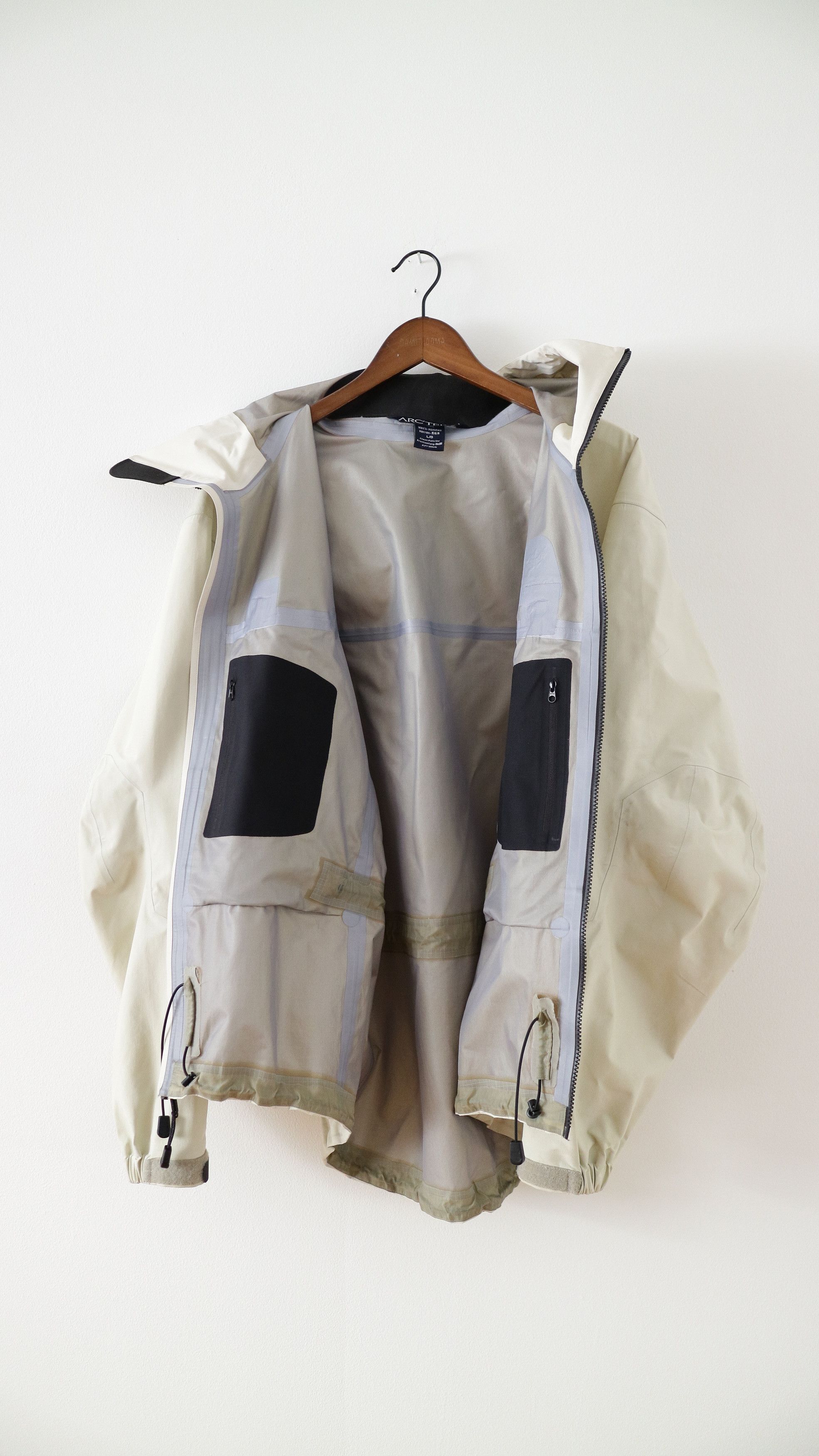 Arc'teryx Arc'teryx 2008 SMU Alpha SV Size US L / EU 52-54 / 3 - 3 Thumbnail