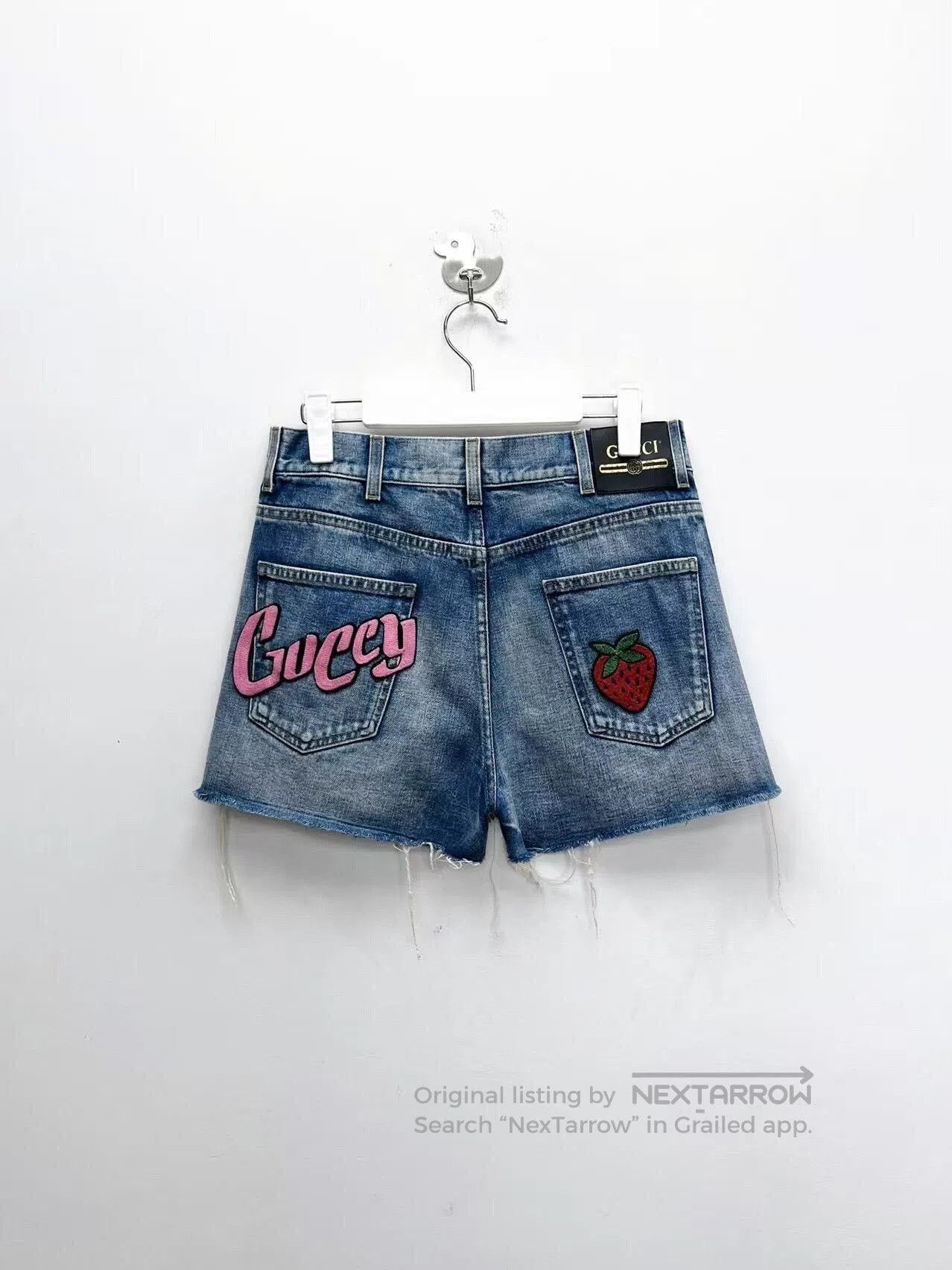 Gucci gucci embroidered logo strawberry denim shorts. Size 26" / US 2 / IT 38 - 1 Thumbnail