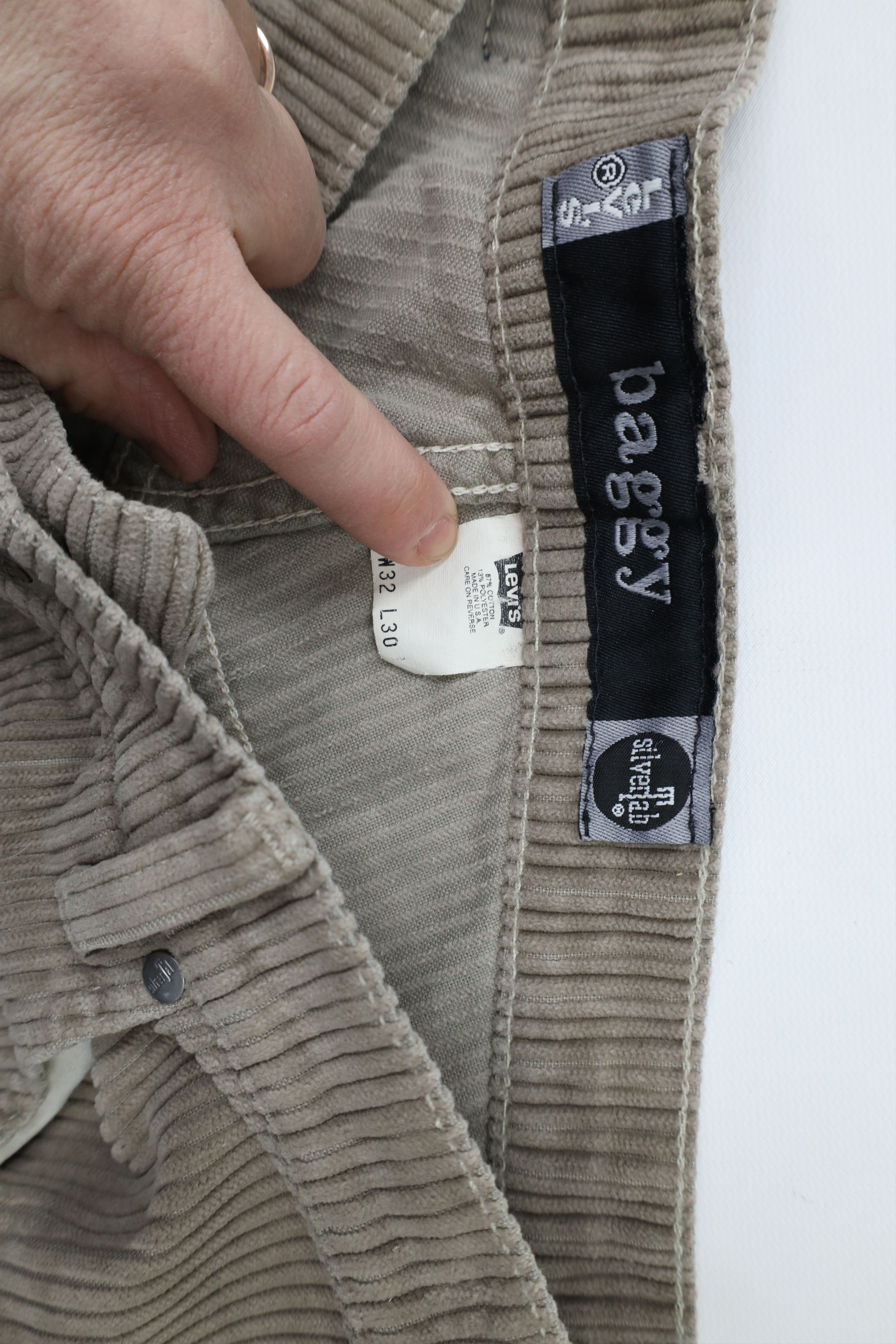Levi's × Vintage Vintage 90s Levis SilverTab Wide Leg Corduroy Pants USA Size US 32 / EU 48 - 10 Thumbnail