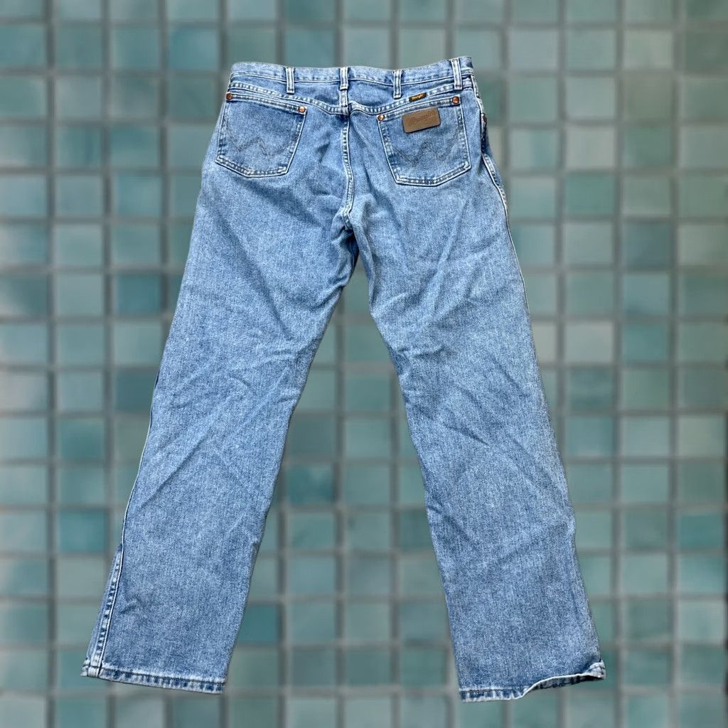 Wrangler Wrangler Jeans Mens 36x32 Blue Tapered Leg Original Fit Rise High Cowboy Cut Jeans Regular 5-Pocket Denim Cotton Wrangler Cowboy Cut Mens Blue 13MWZAW Size US 36 / EU 52 - 1 Thumbnail