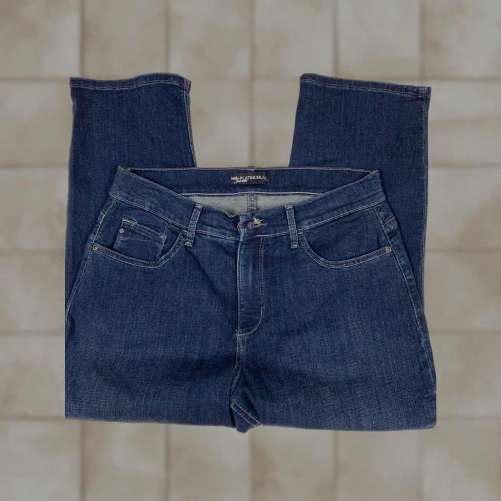 Lee Lee Jeans Womens Jeans 28 Blue Denim Straight Pockets Regular Mid Rise 21in Inseam 28in Vintage No Womens Size 28" / US 6 / IT 42 - 1 Thumbnail