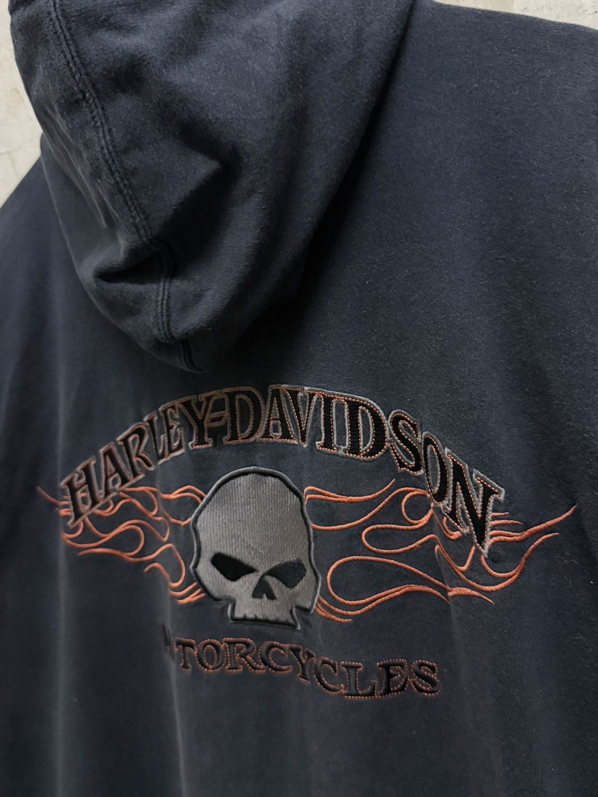 Harley Davidson 2000s Harley Davidson Flame Skull faded black zip up Hoodie Size US XL / EU 56 / 4 - 3 Thumbnail