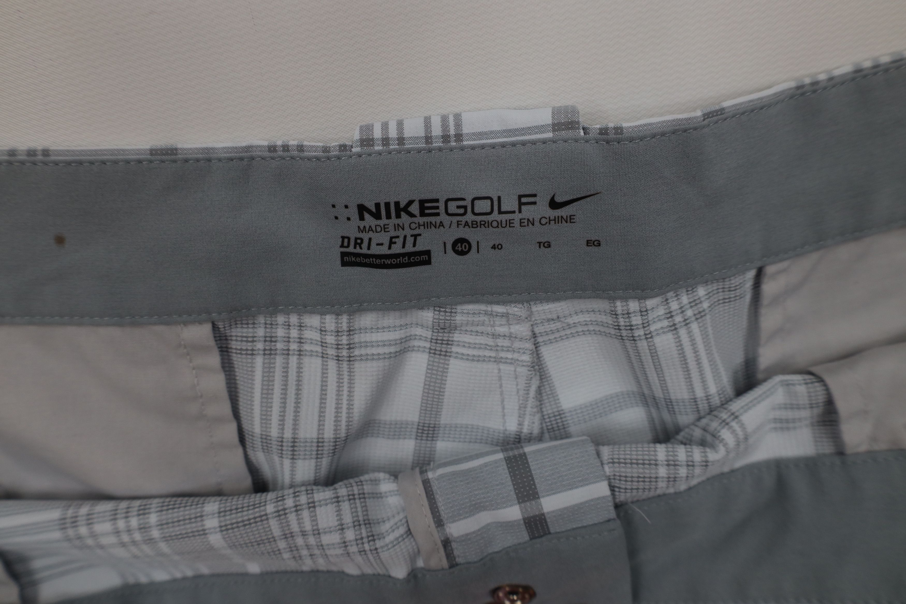 Nike Nike Golf Tech Flat Front Golfing Chino Shorts Gray Plaid Size US 40 / EU 56 - 6 Thumbnail